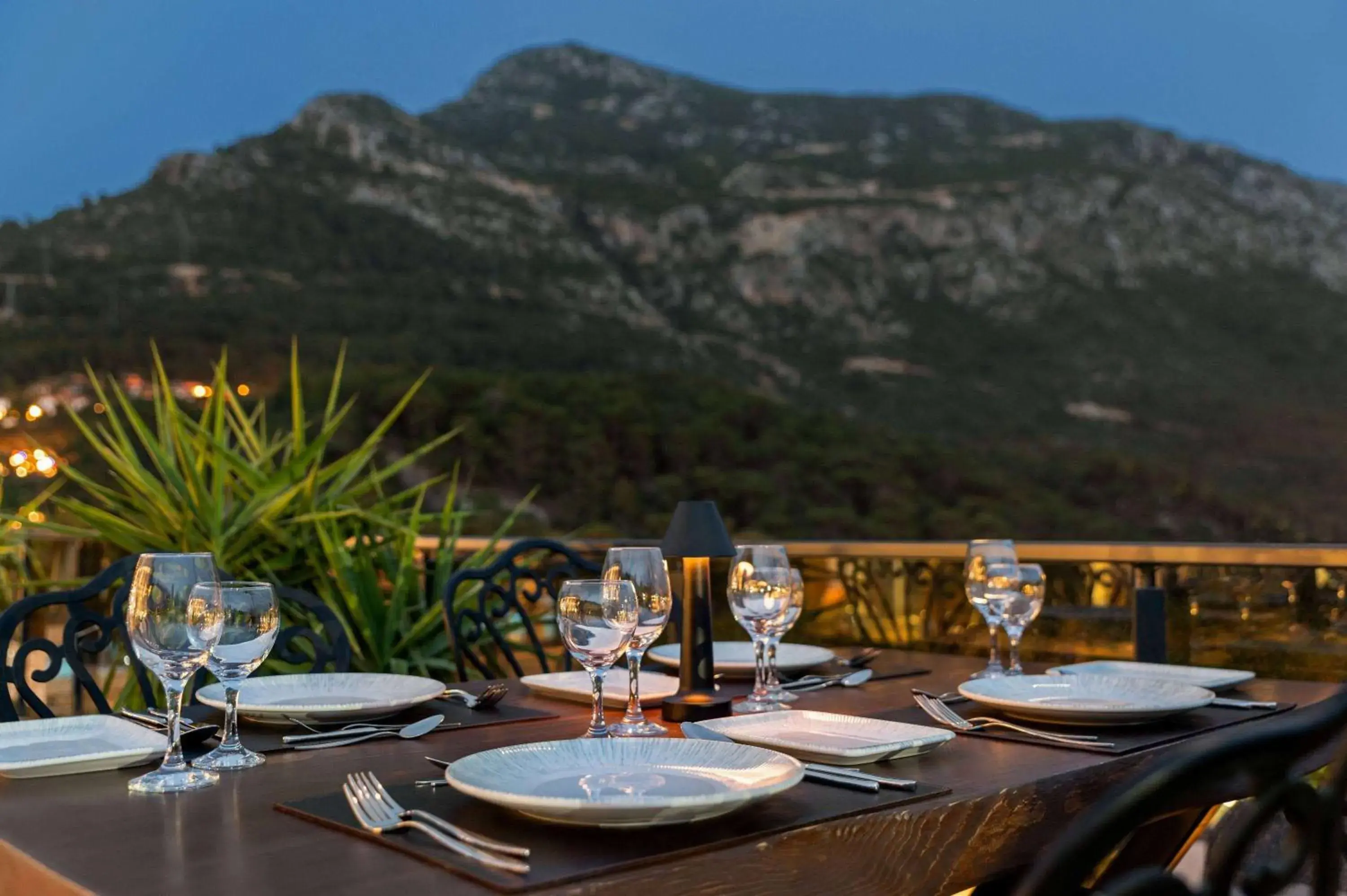 Restaurant/places to eat in Ramada by Wyndham Fethiye Oludeniz Restaurant/places to eat in Ramada by Wyndham Fethiye Oludeniz