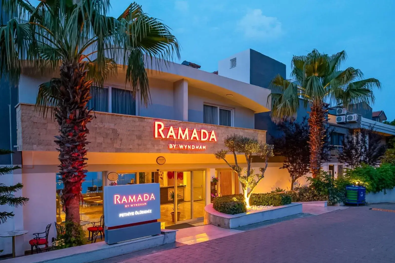 Facade/entrance in Ramada by Wyndham Fethiye Oludeniz Facade/entrance in Ramada by Wyndham Fethiye Oludeniz