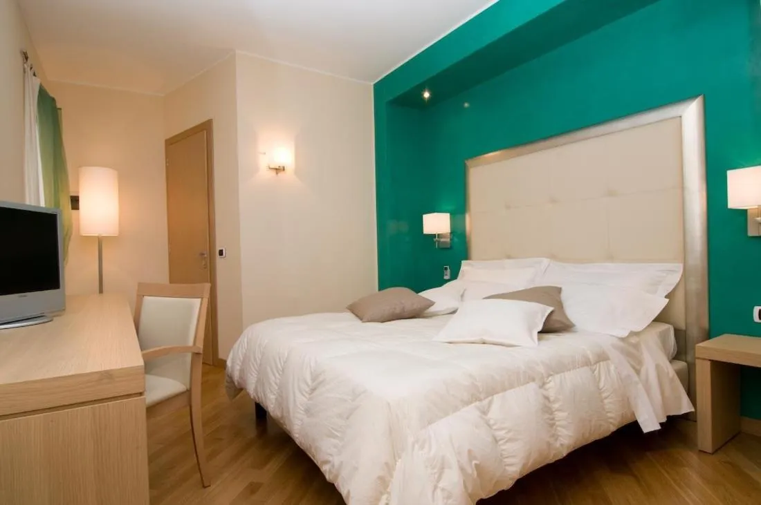 Photo of the whole room, Bed in Hotel Europa