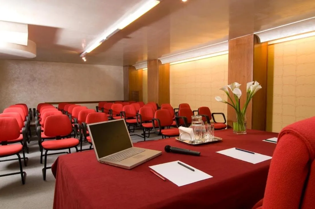 Business facilities in Hotel Europa