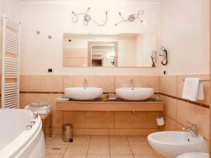 Bathroom in Hotel Europa