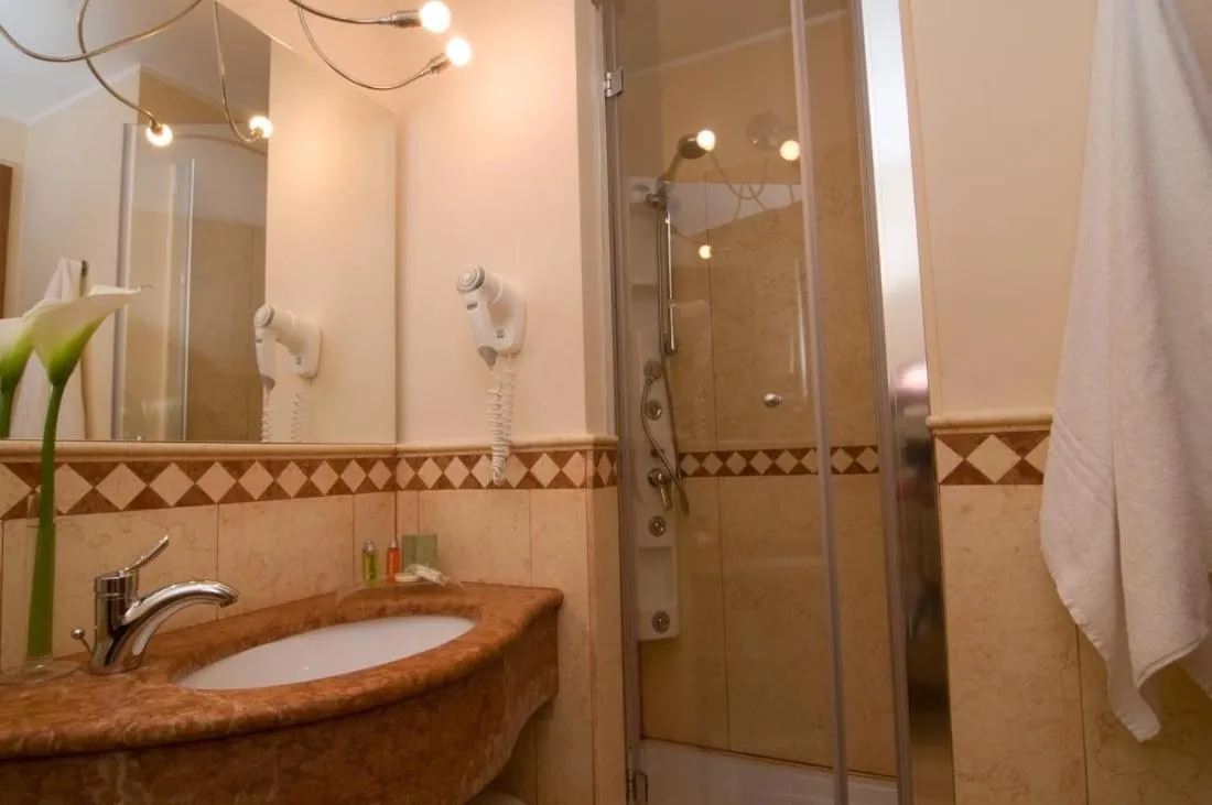 Bathroom in Hotel Europa