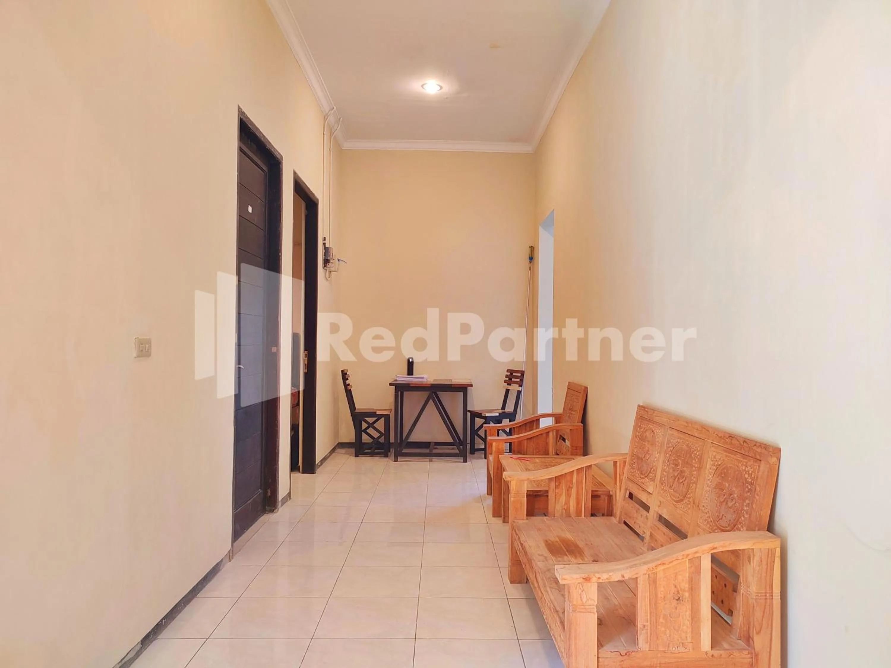 Seating area in Mutiara Residence Near Simpang Lima Mitra RedDoorz