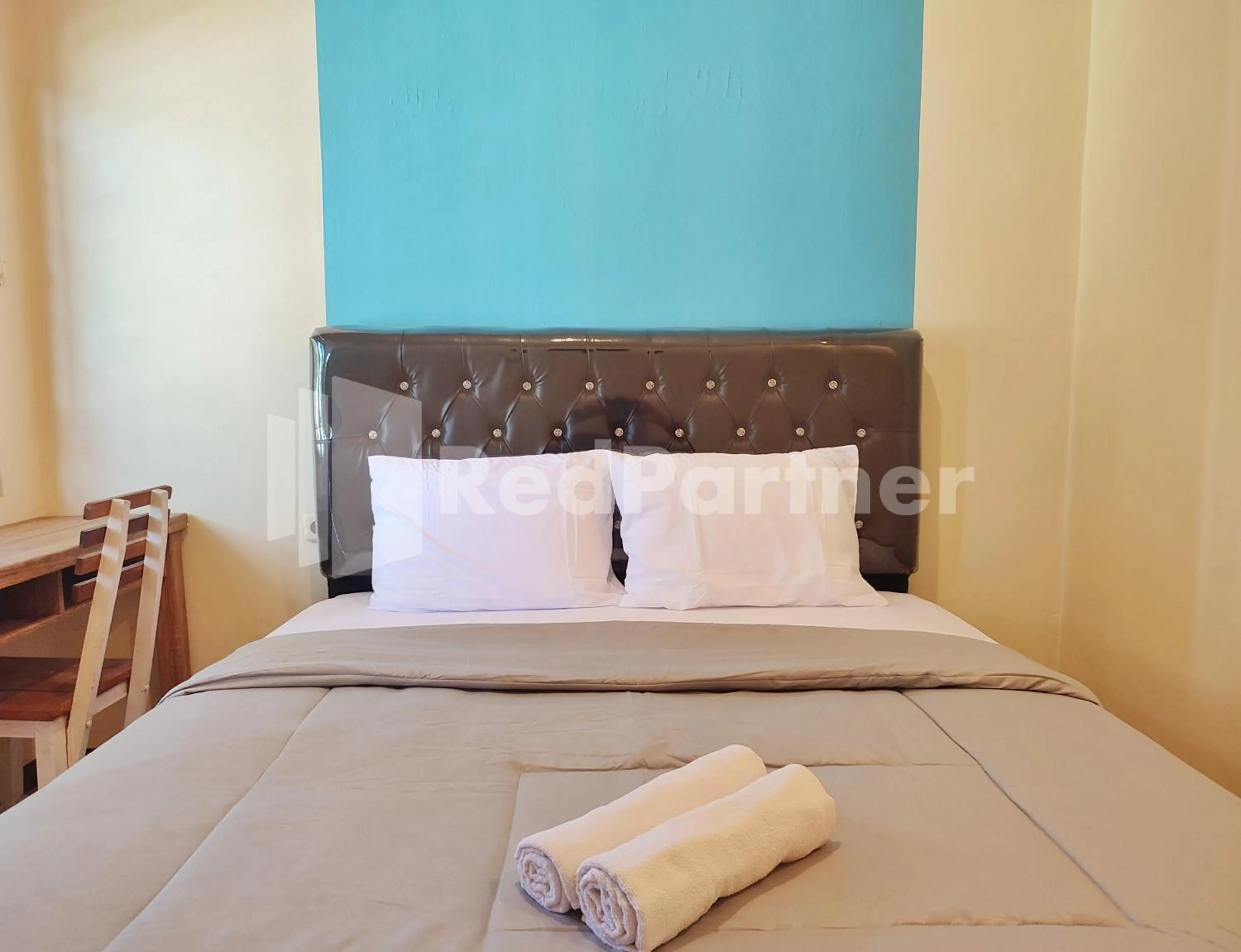 Bedroom, Bed in Mutiara Residence Near Simpang Lima Mitra RedDoorz