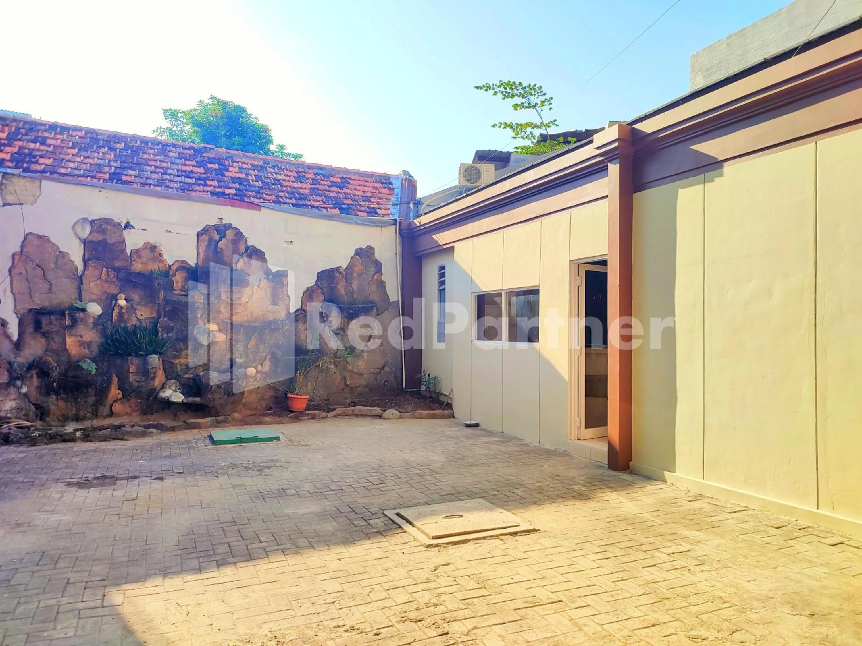 Property building in Mutiara Residence Near Simpang Lima Mitra RedDoorz