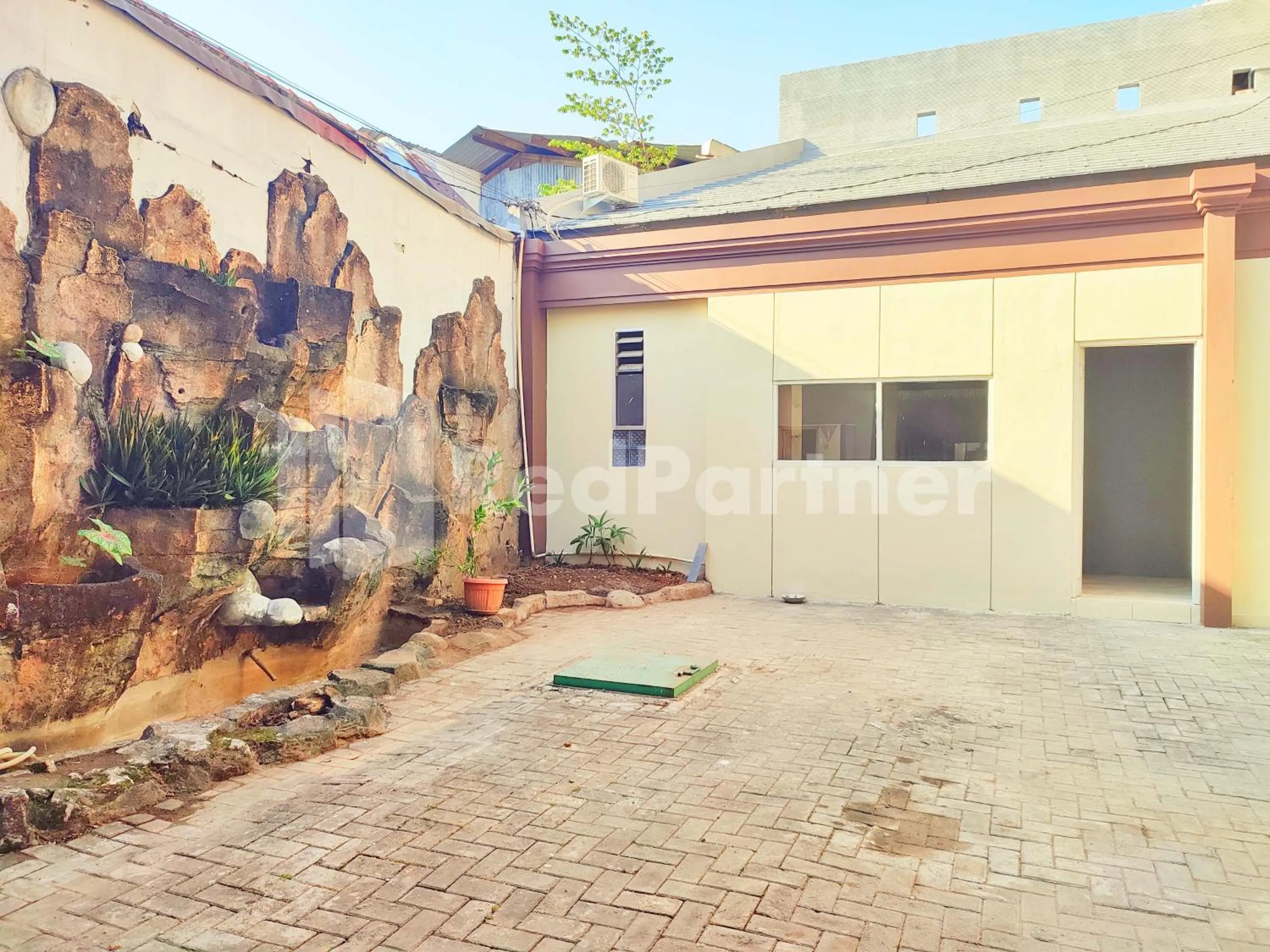 Property building in Mutiara Residence Near Simpang Lima Mitra RedDoorz