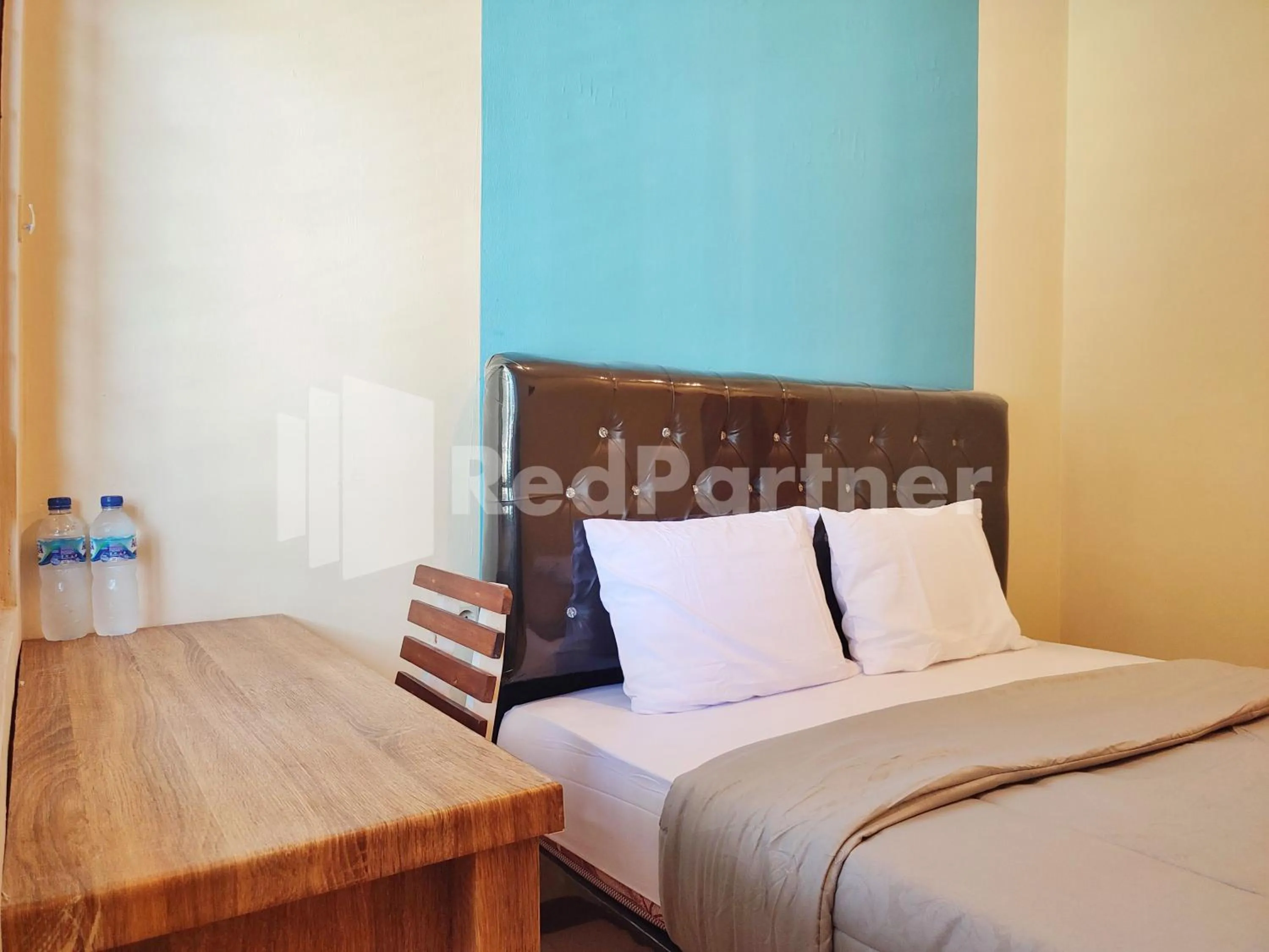 Bedroom, Bed in Mutiara Residence Near Simpang Lima Mitra RedDoorz