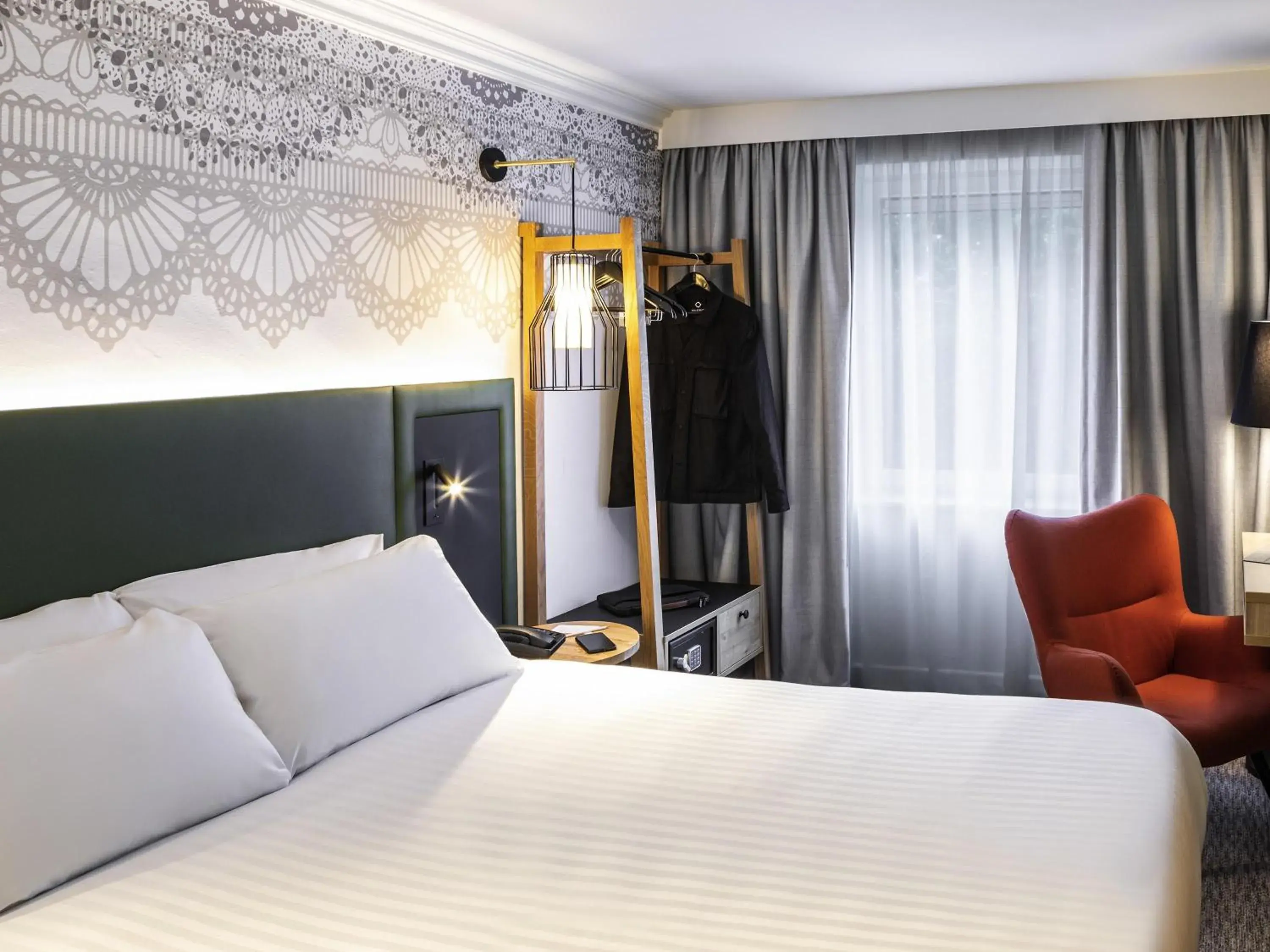 Bedroom, Bed in Mercure Nottingham Sherwood Bedroom, Bed in Mercure Nottingham Sherwood