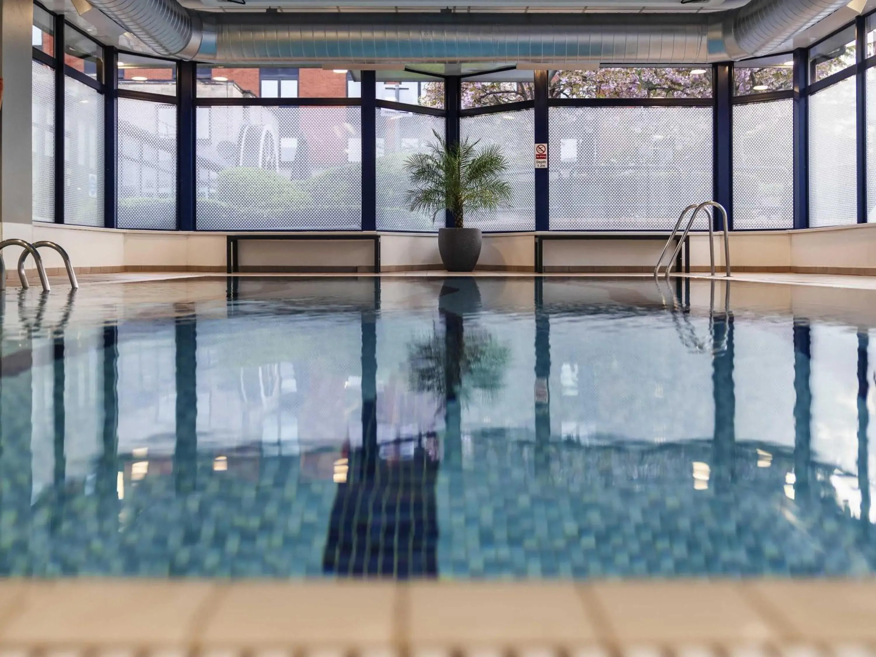 Pool view in Mercure Nottingham Sherwood Pool view in Mercure Nottingham Sherwood