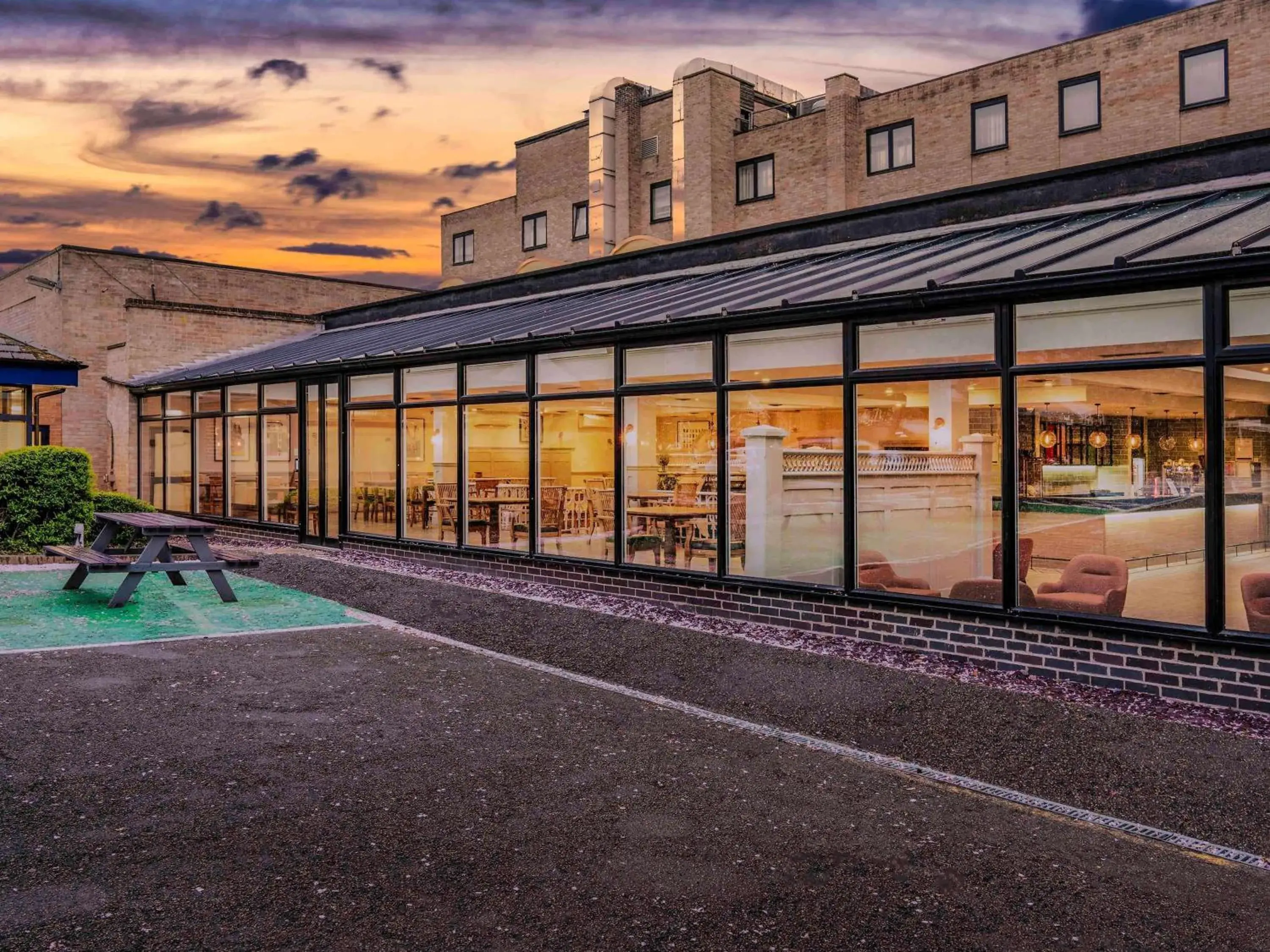 Property building in Mercure Nottingham Sherwood Property building in Mercure Nottingham Sherwood