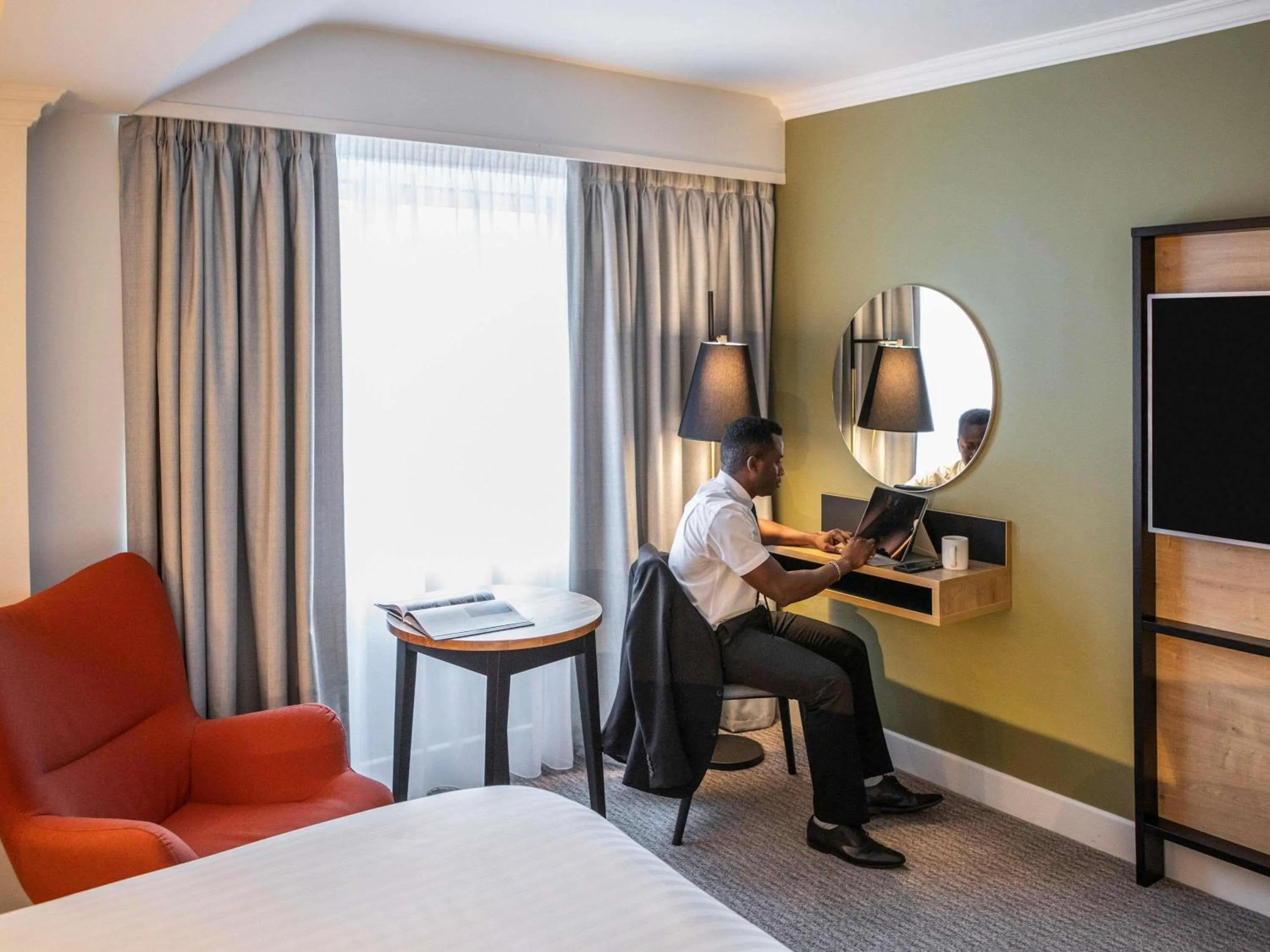 Bedroom, Bed in Mercure Nottingham Sherwood