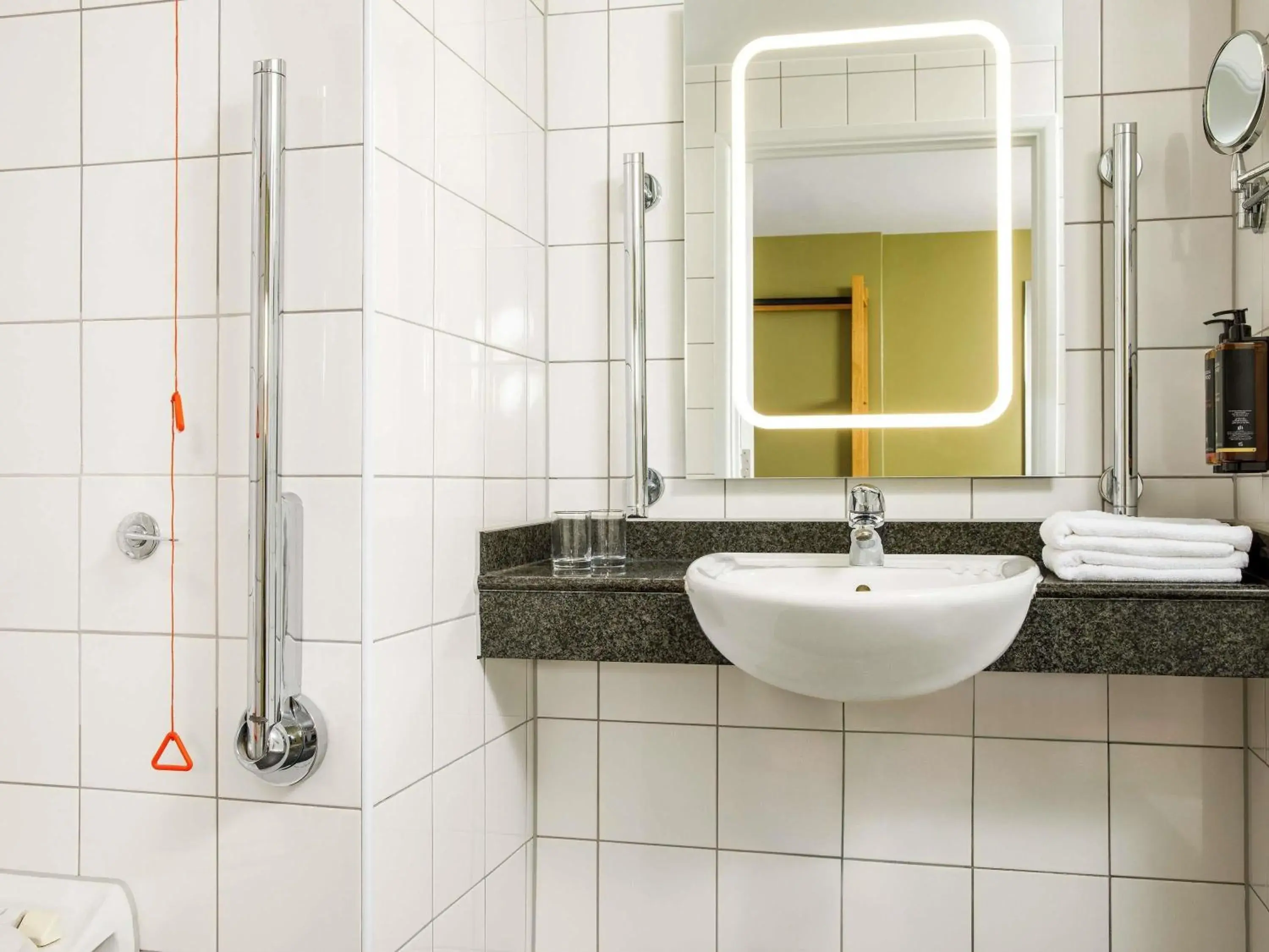 Bedroom in Mercure Nottingham Sherwood Bedroom in Mercure Nottingham Sherwood