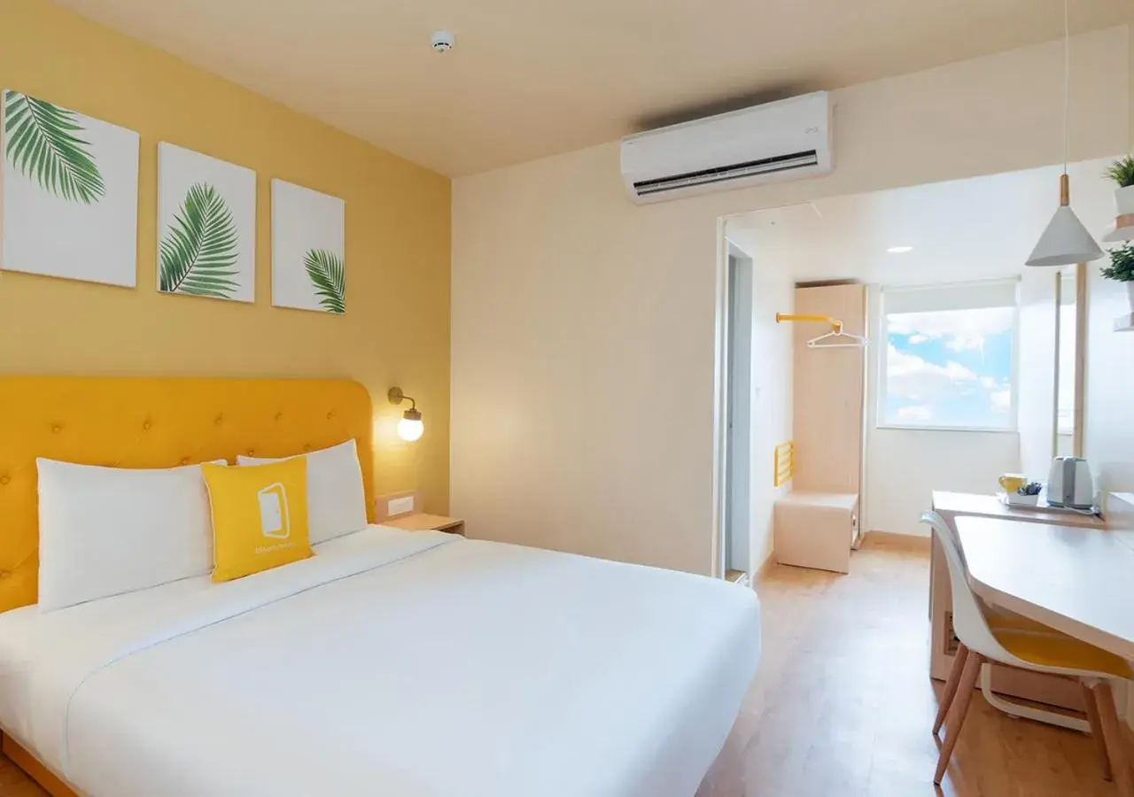 View (from property/room), Bed in Bloom Hotel - Financial District View (from property/room), Bed in Bloom Hotel - Financial District