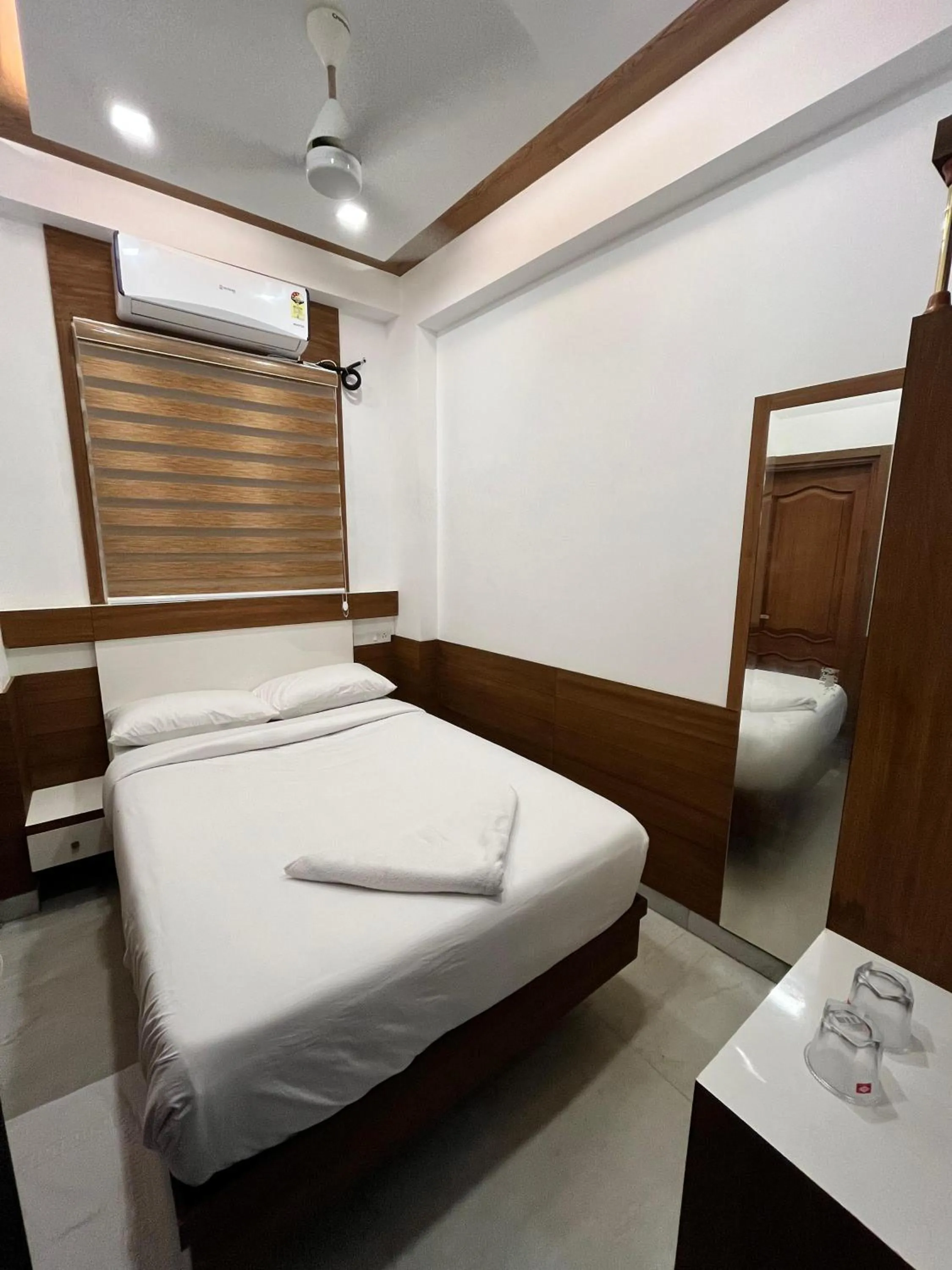 Photo of the whole room, Bed in Welcome Hotels