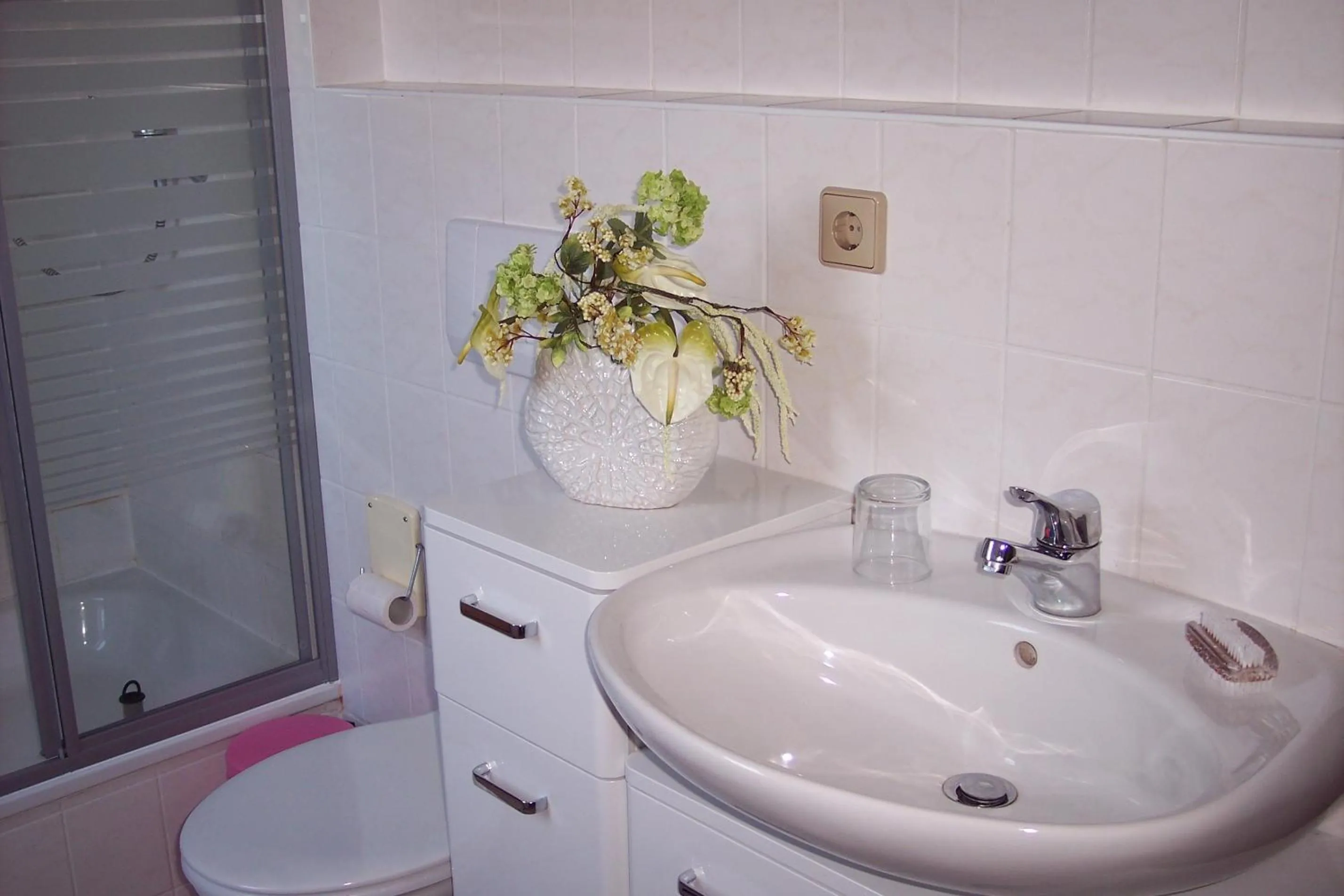 Shower in Gästezimmer Charlotte