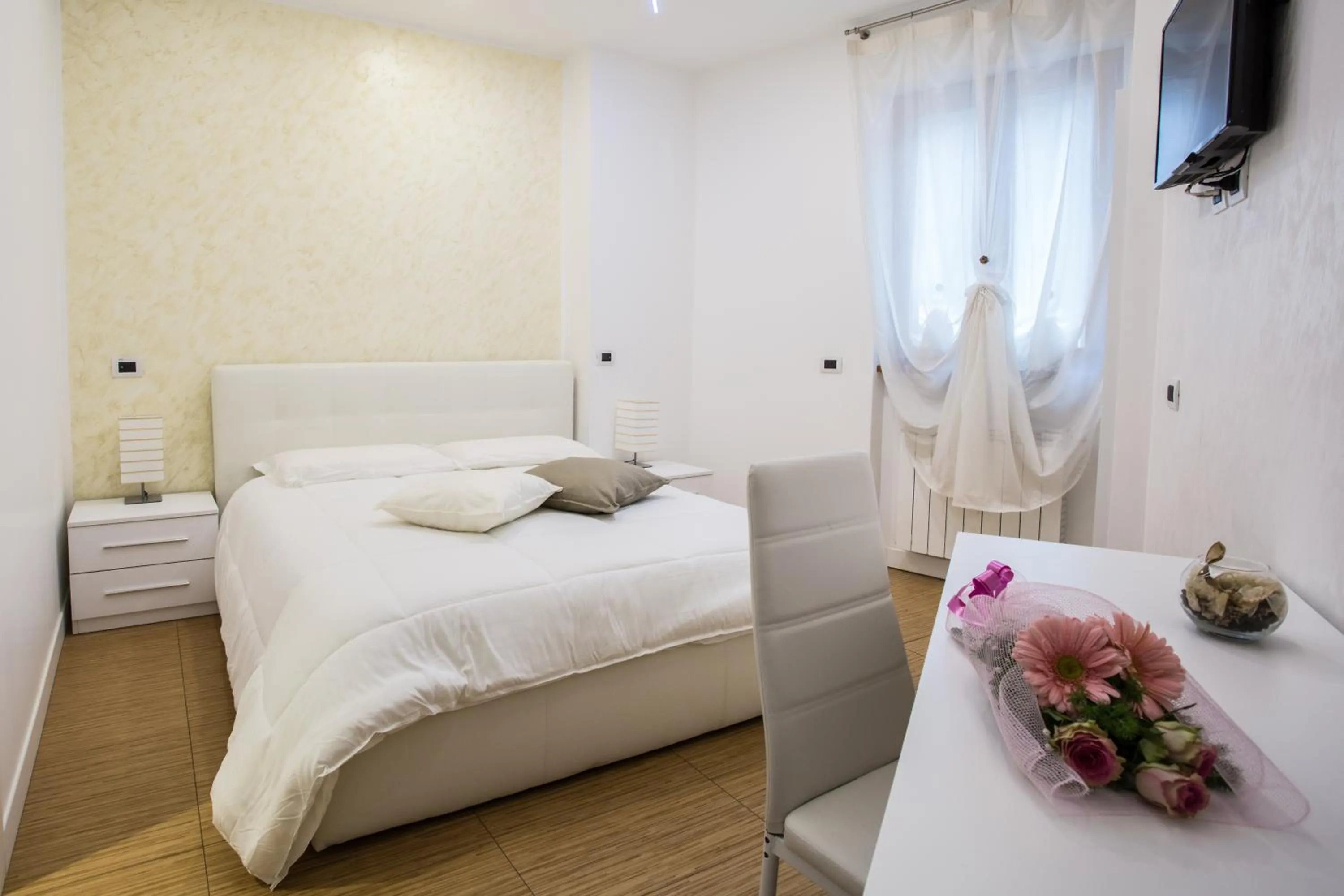 Photo of the whole room, Bed in Valle Aurelia House