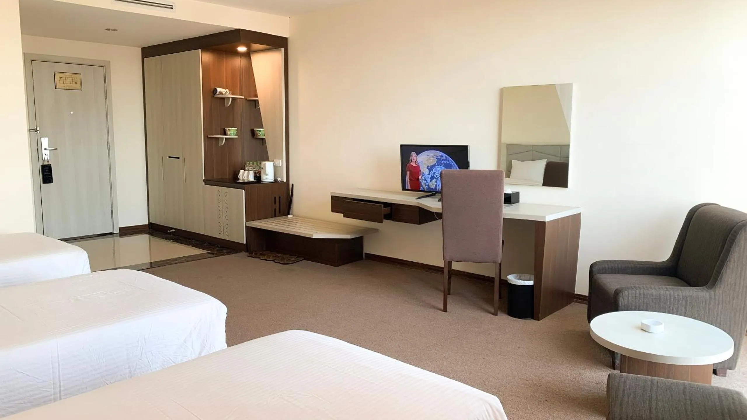 Photo of the whole room, Bed in Muong Thanh Dien Chau Hotel