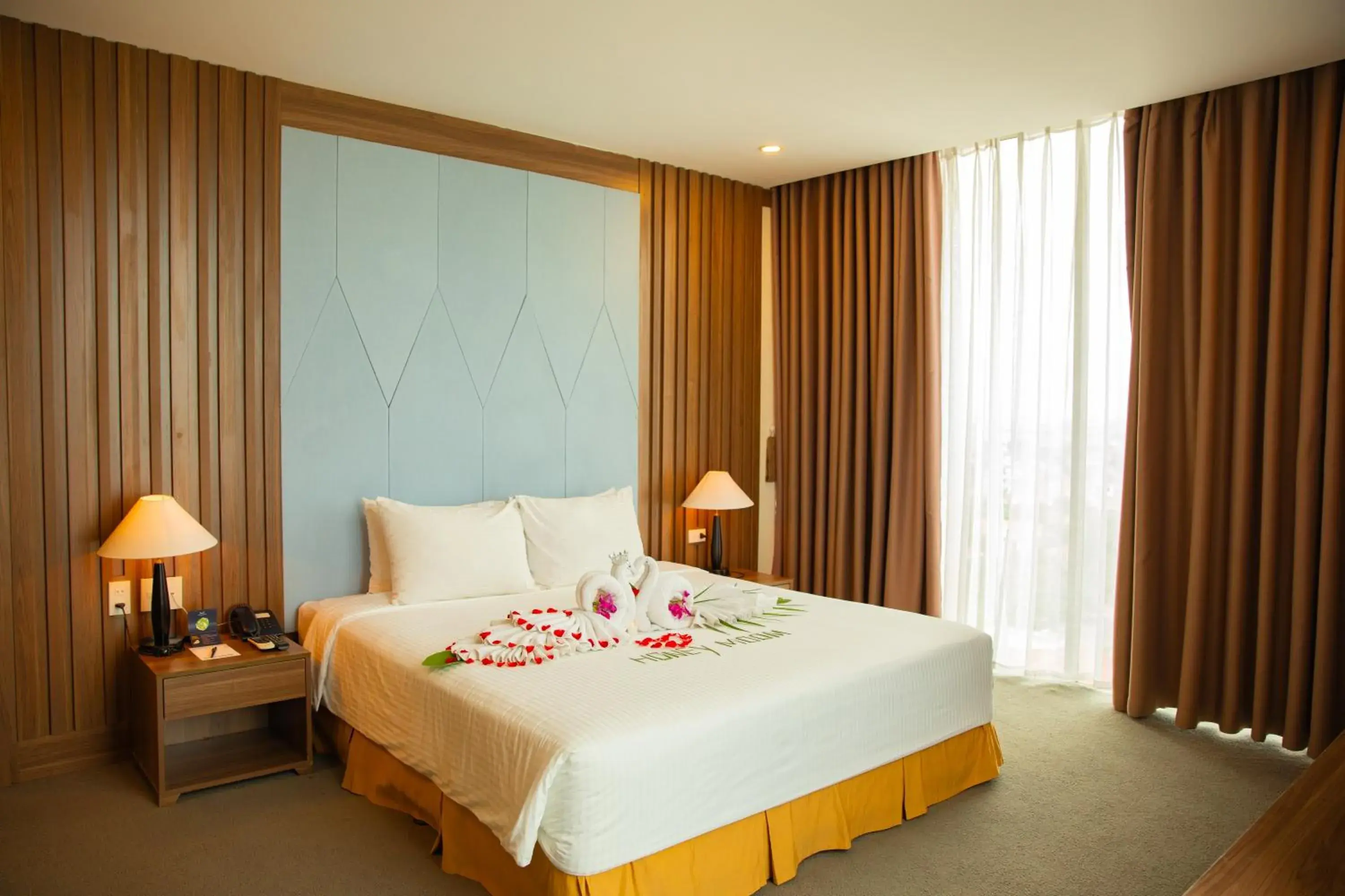 Bedroom, Bed in Muong Thanh Dien Chau Hotel Bedroom, Bed in Muong Thanh Dien Chau Hotel