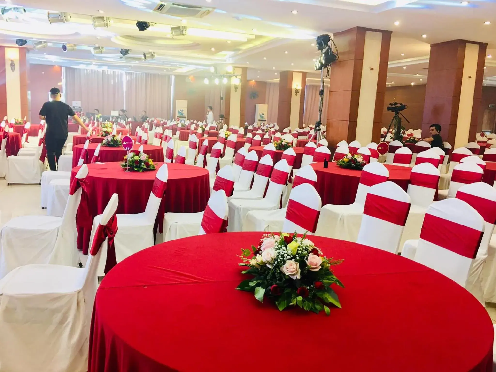 Restaurant/places to eat in Muong Thanh Dien Chau Hotel Restaurant/places to eat in Muong Thanh Dien Chau Hotel