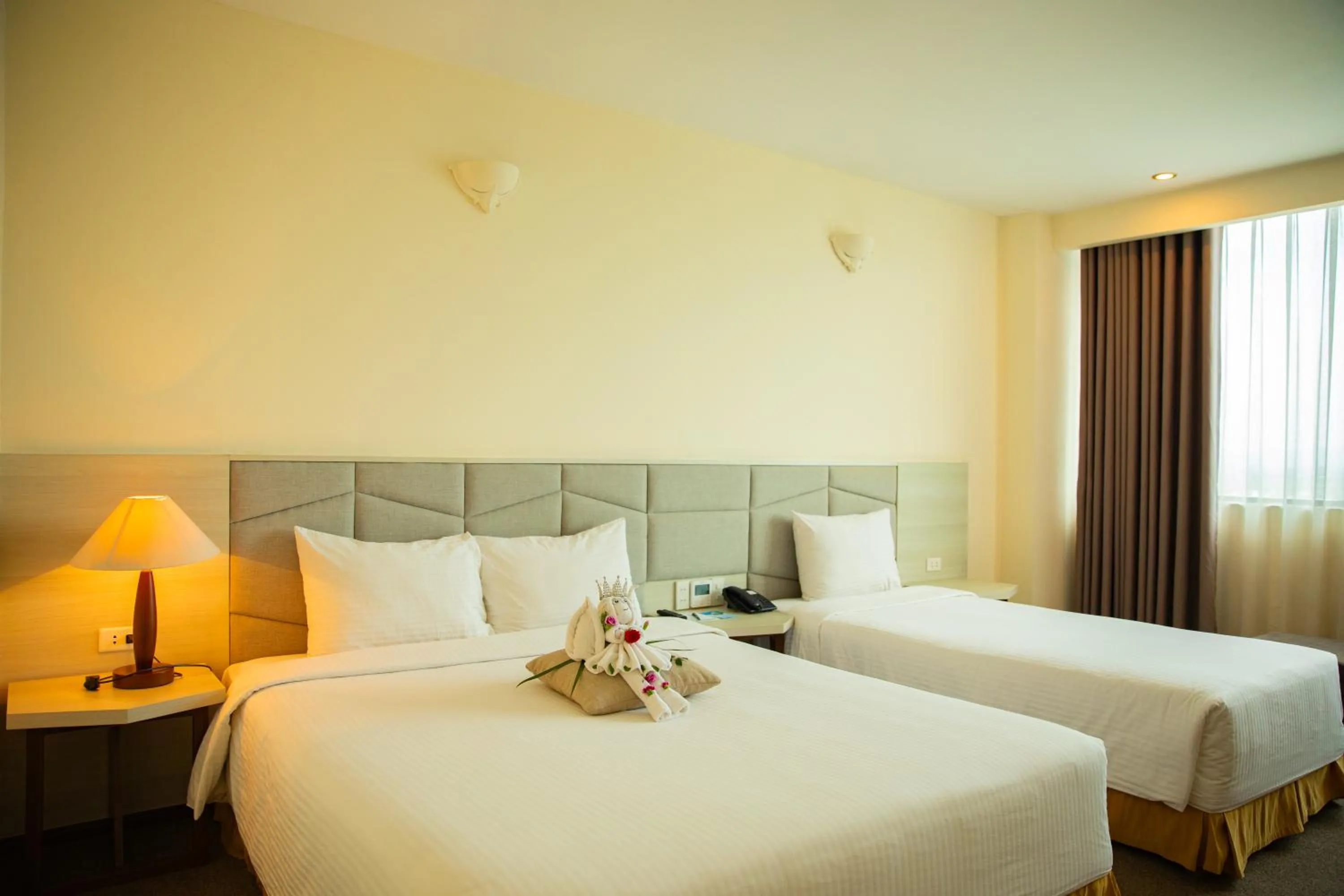 Bedroom, Bed in Muong Thanh Dien Chau Hotel