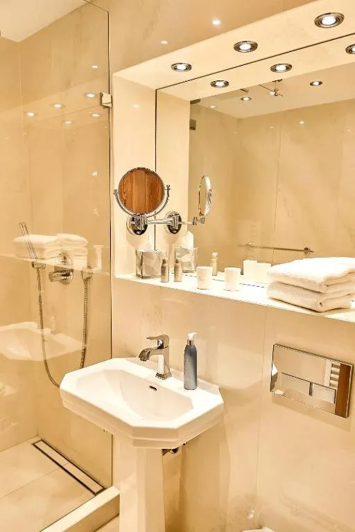 Bathroom in Strandhotel Strande