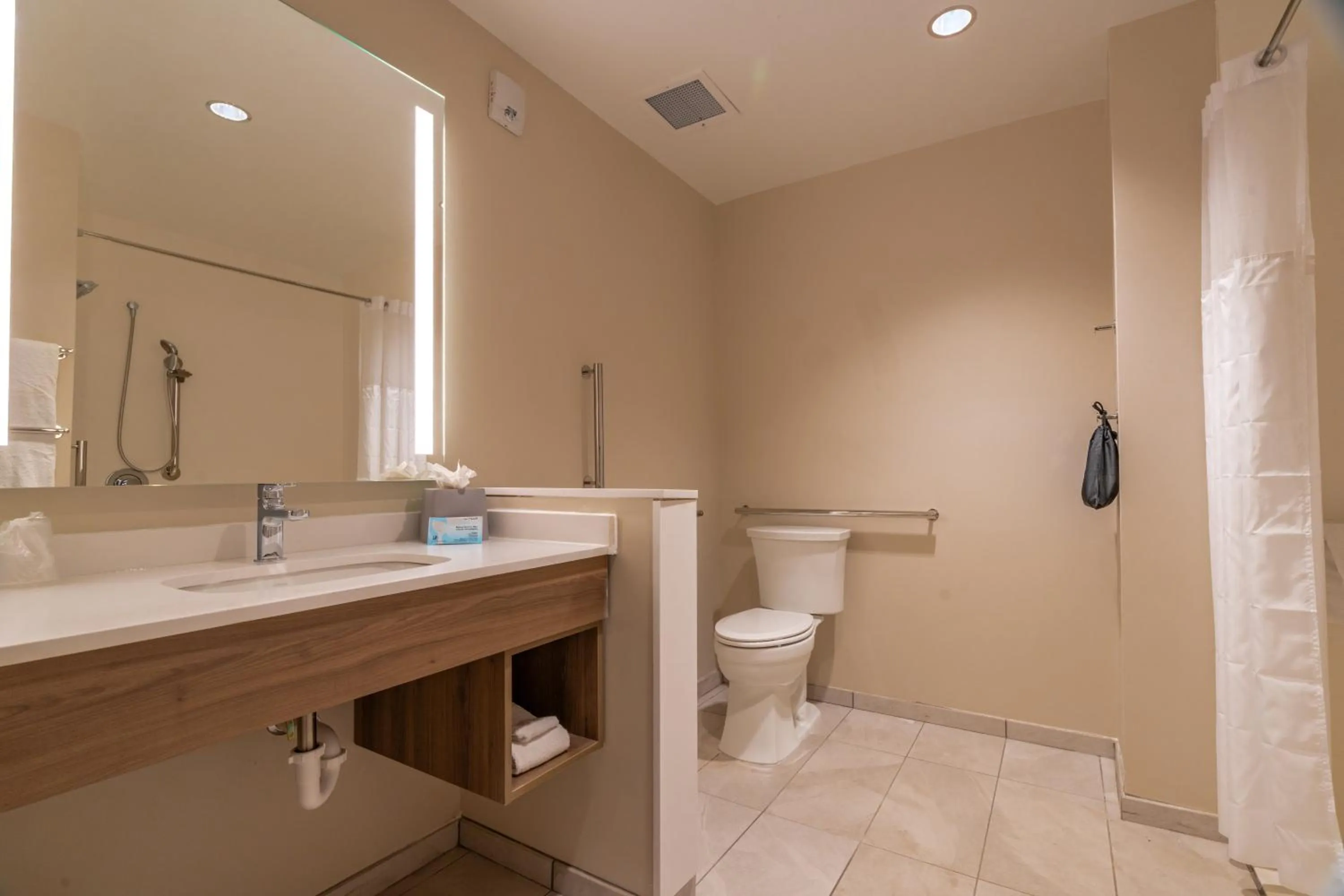 Holiday Inn Express & Suites Murfreesboro West by IHG