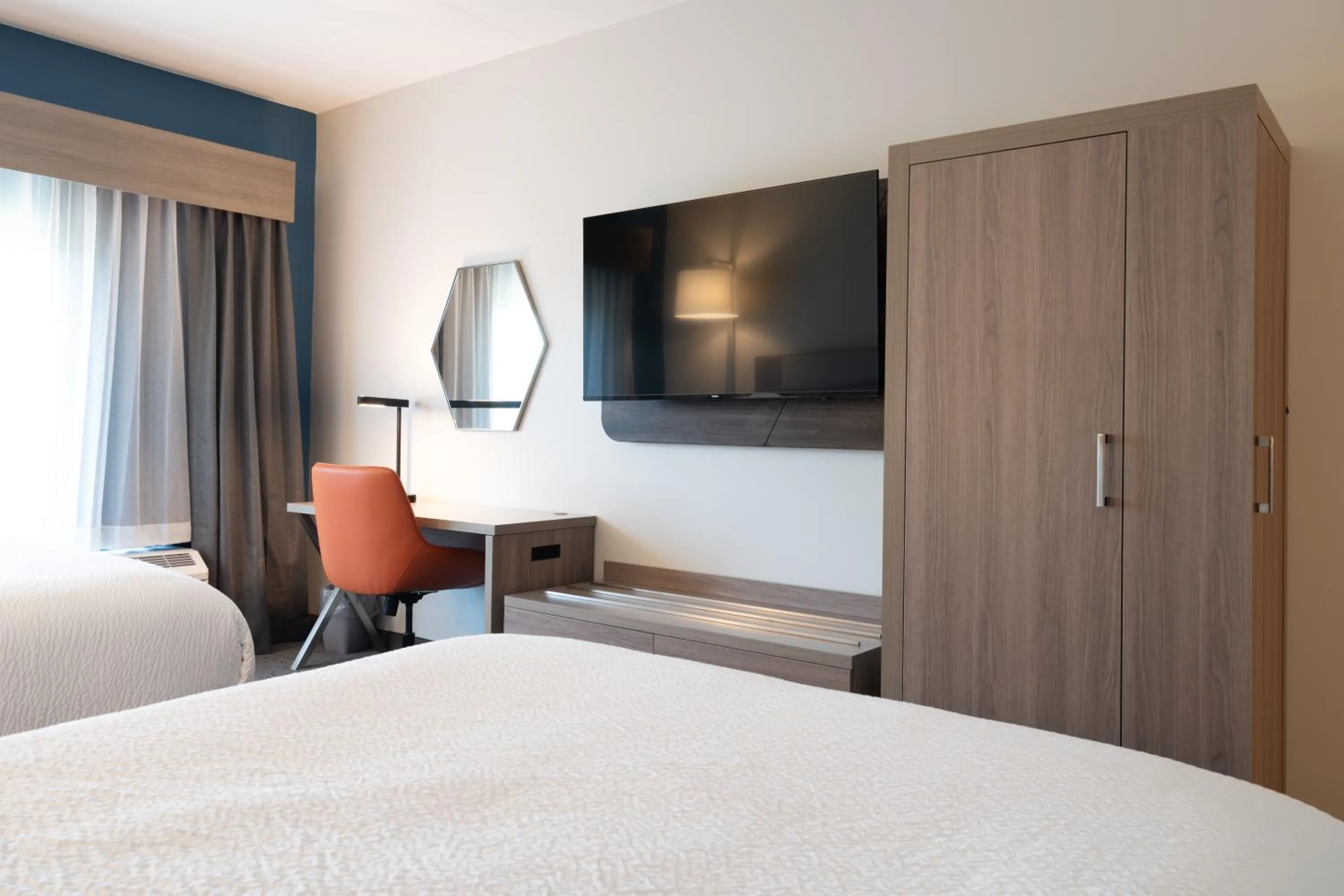 Bed in Holiday Inn Express & Suites Murfreesboro West by IHG