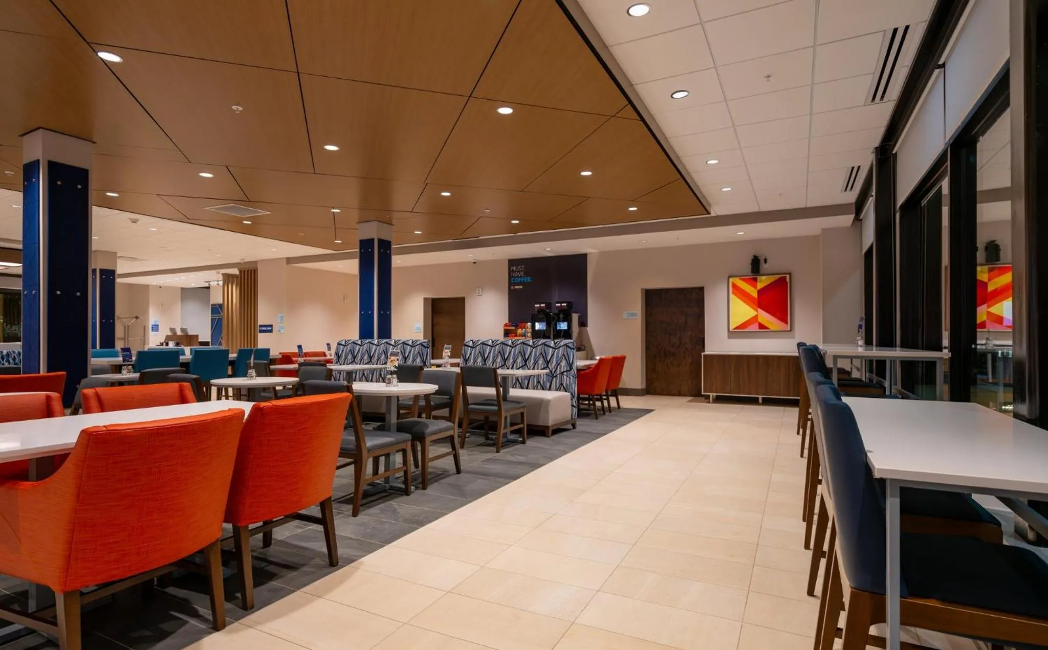 Breakfast in Holiday Inn Express & Suites Murfreesboro West by IHG