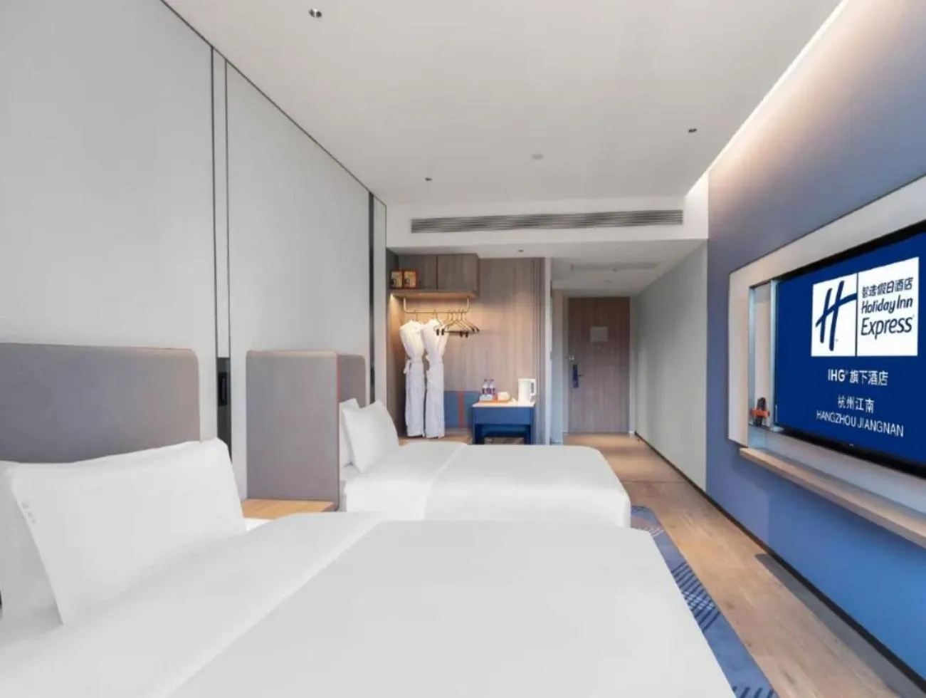 Bedroom, Bed in Holiday Inn Express Hangzhou Jiangnan by IHG
