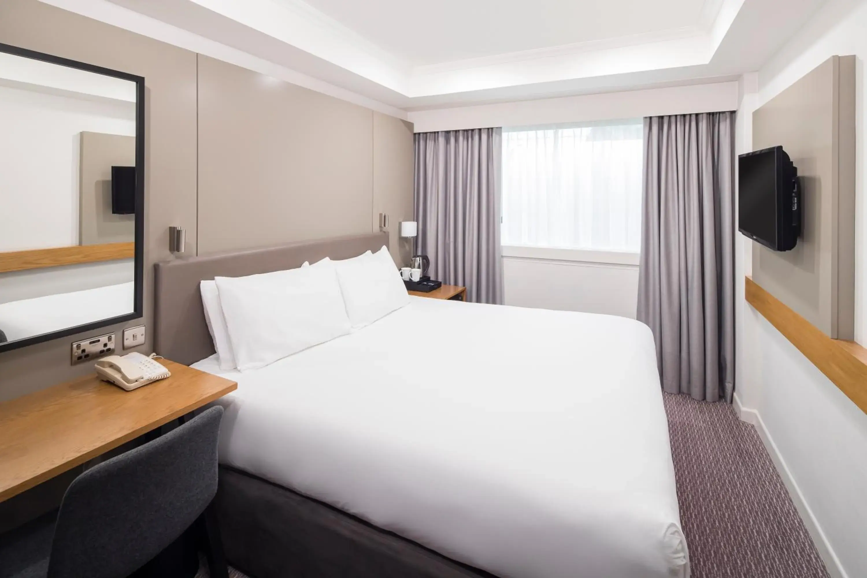 Bed in Crowne Plaza Nottingham by IHG Bed in Crowne Plaza Nottingham by IHG