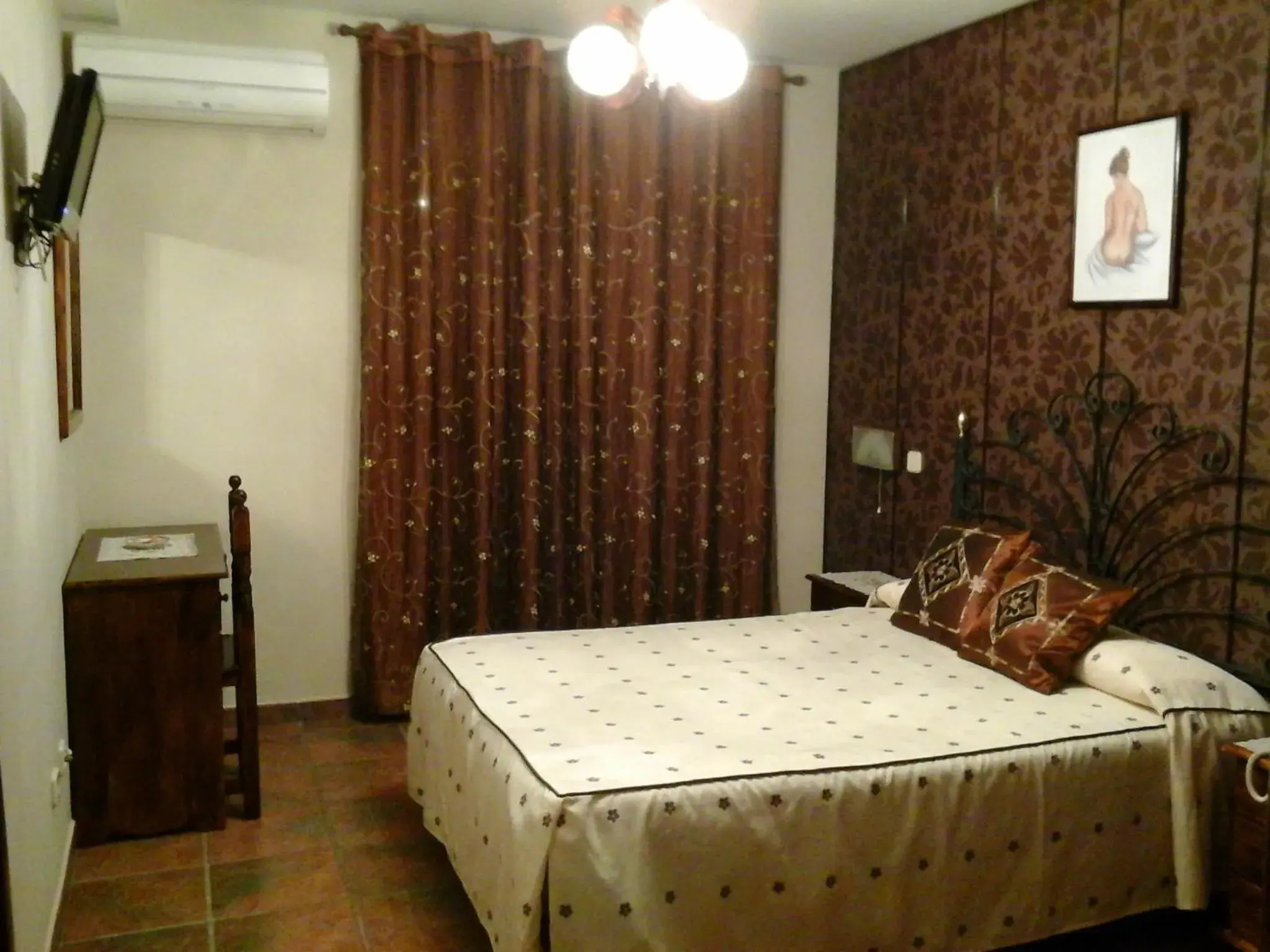 Double or Twin Room in Hostal Piñera Double or Twin Room in Hostal Piñera