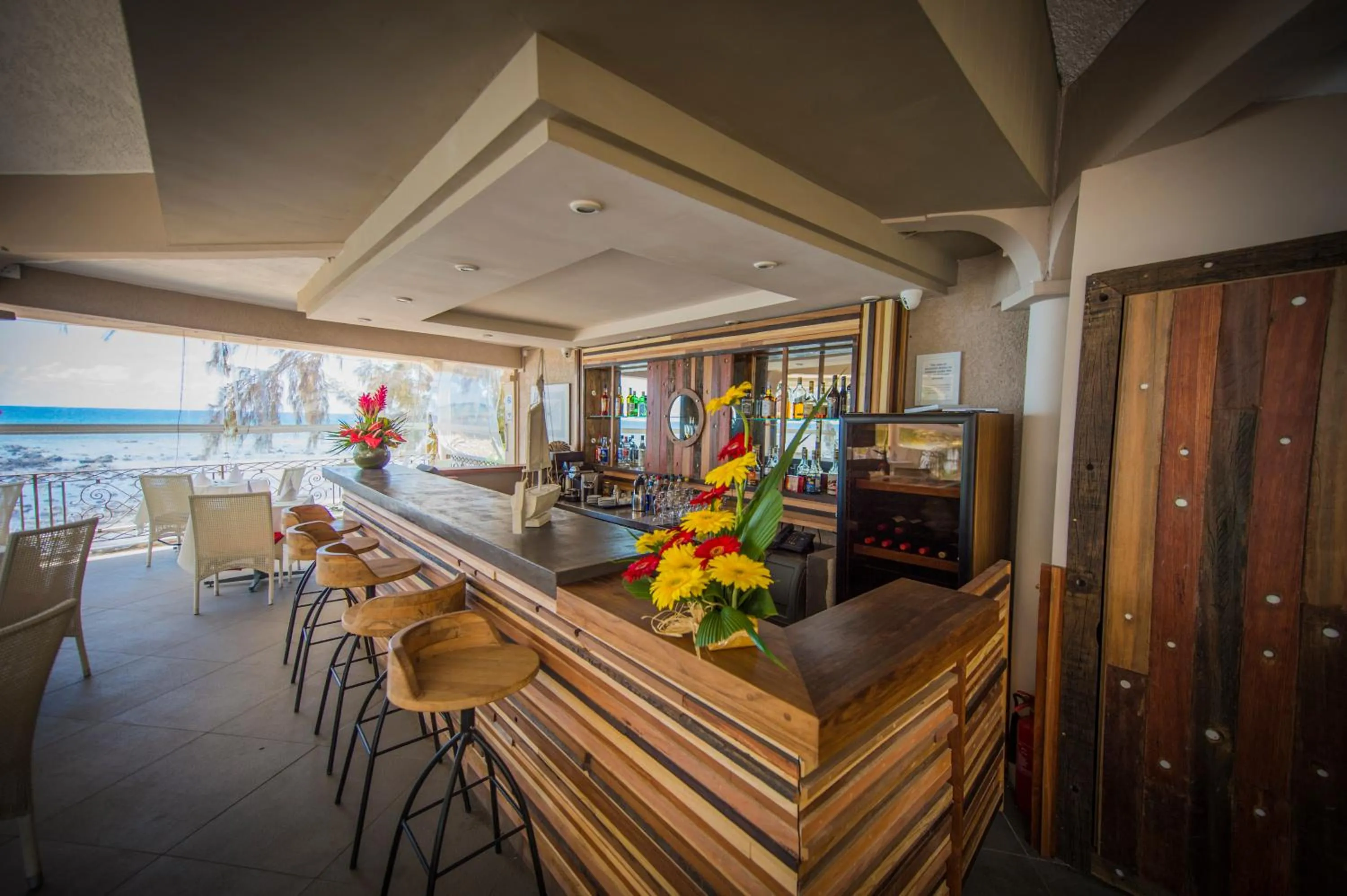 Lounge or bar in Voile Bleue Boutique Hotel