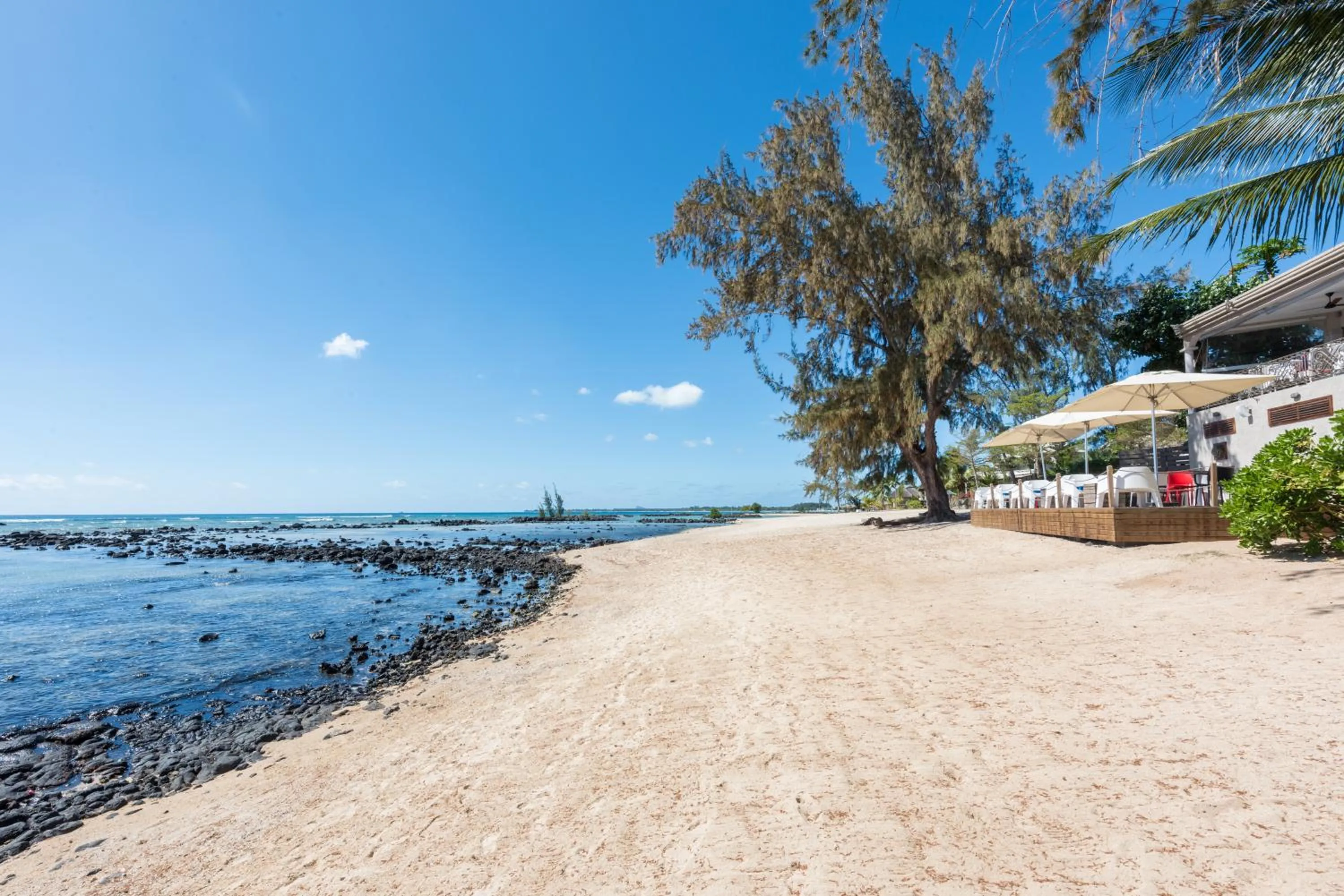Beach in Voile Bleue Boutique Hotel