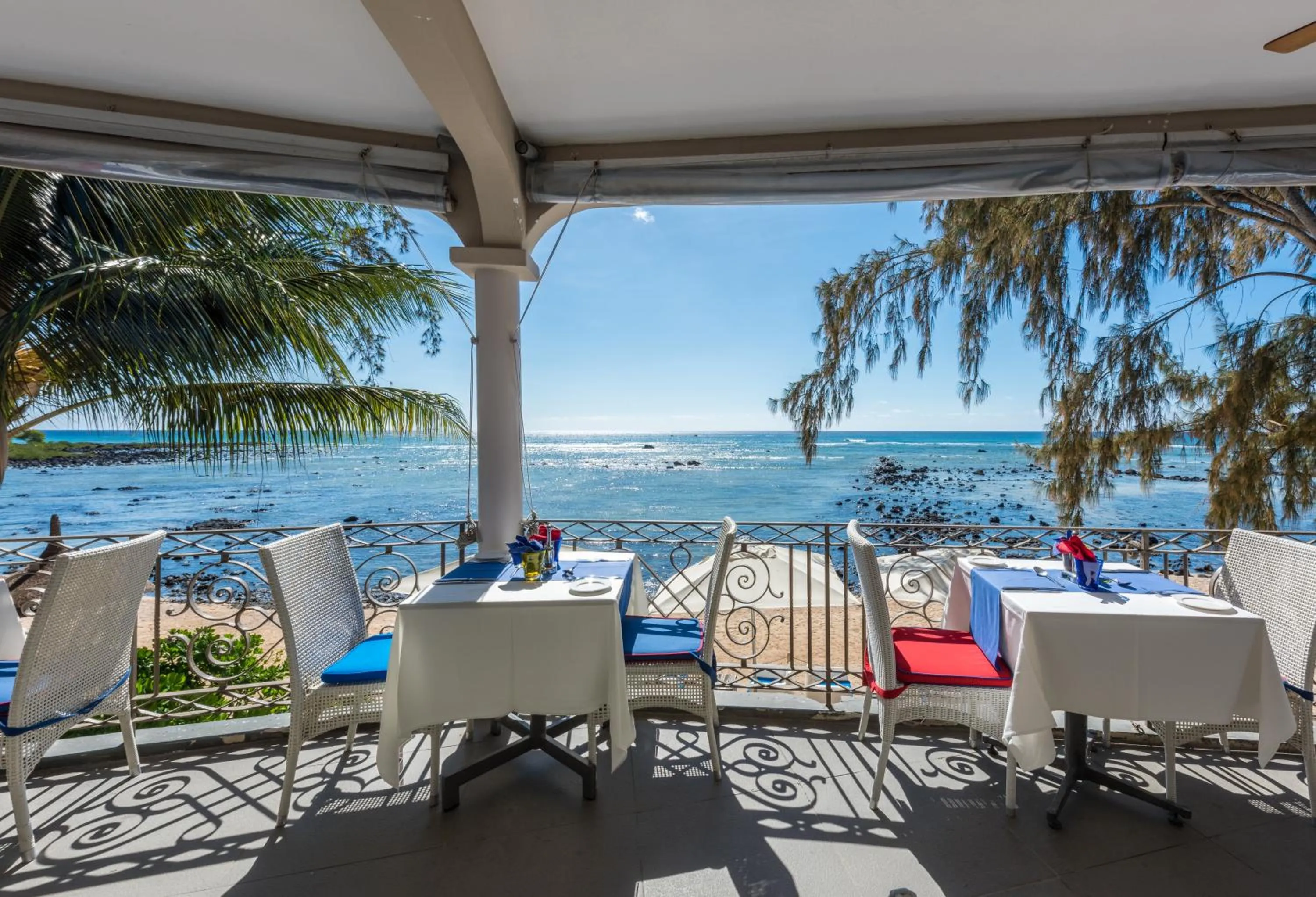 Restaurant/places to eat in Voile Bleue Boutique Hotel