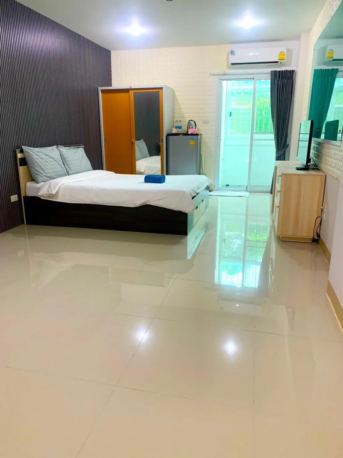 Bed in At Ease Hotel Suvarnabhumi