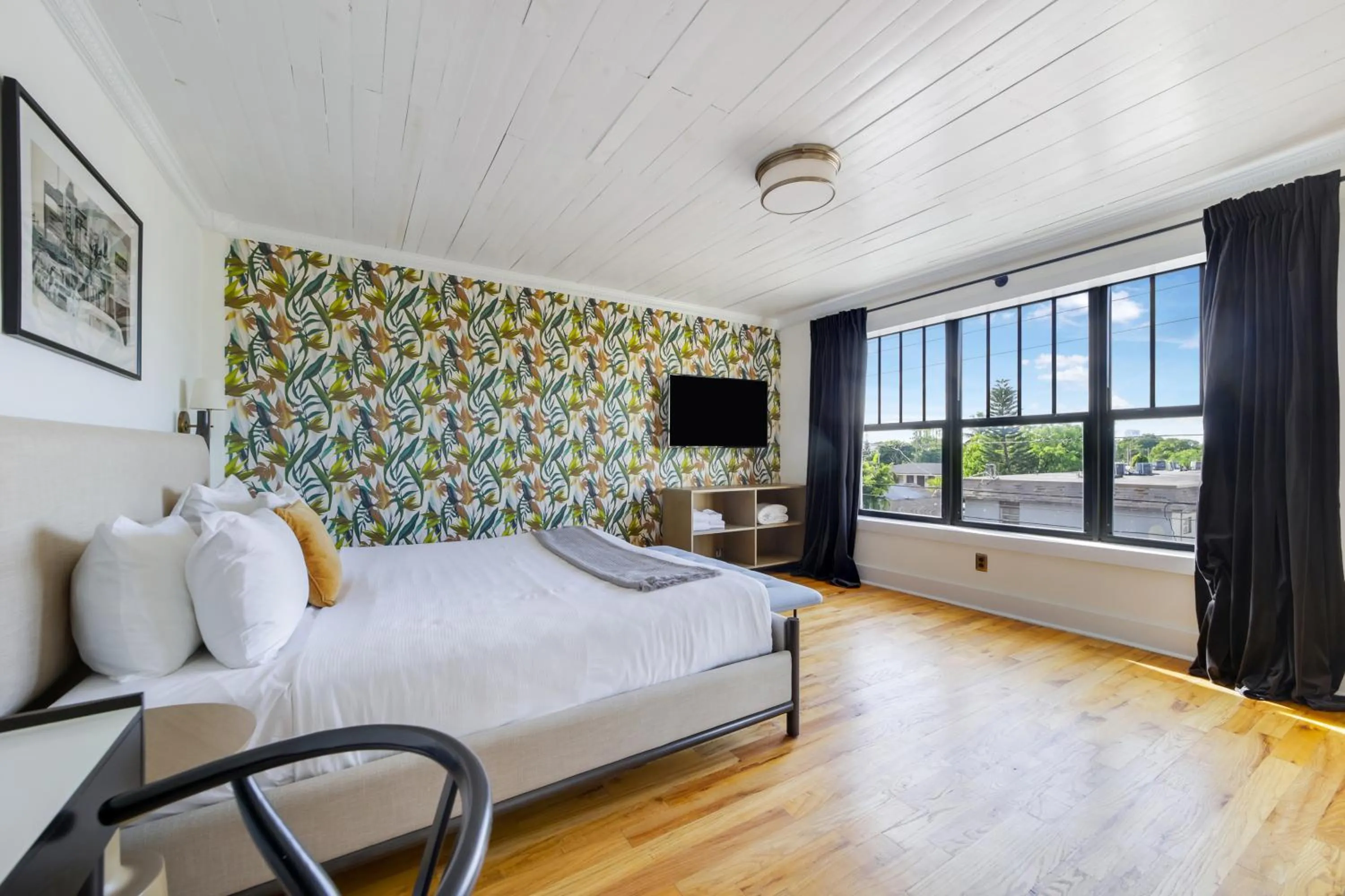 Bed in Tower Hotel Little Havana
