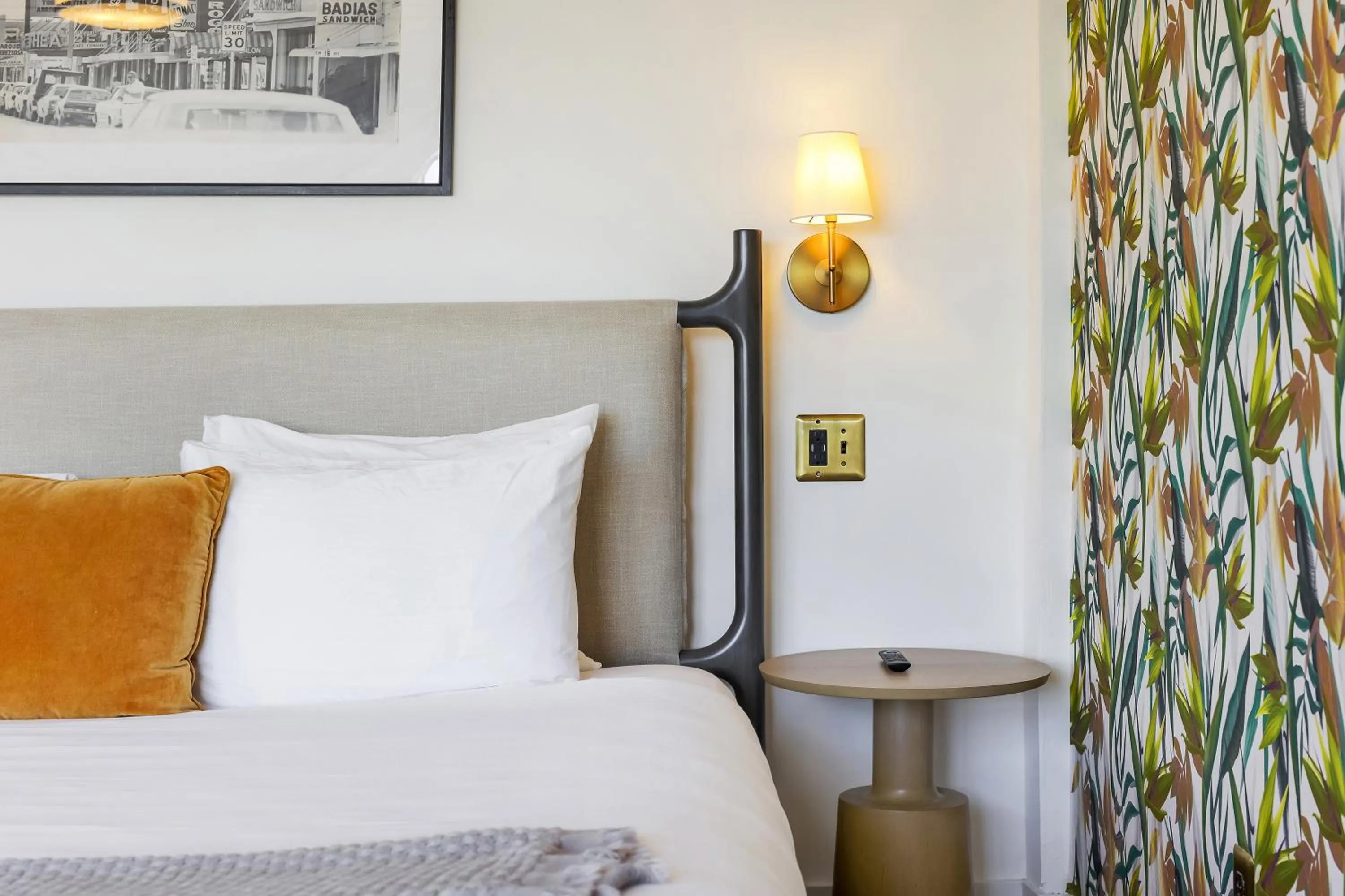 Bed in Tower Hotel Little Havana