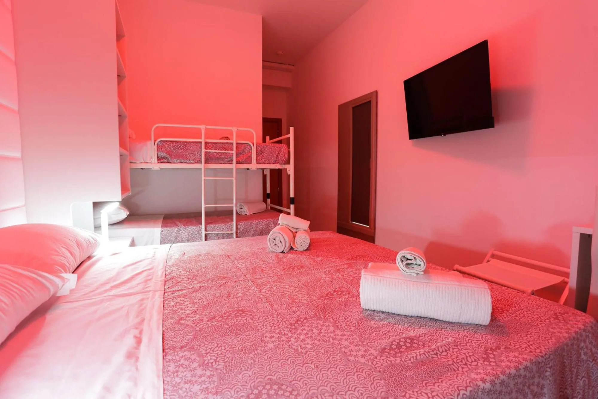 Photo of the whole room, Bed in Hotel Ninfea Cattolica