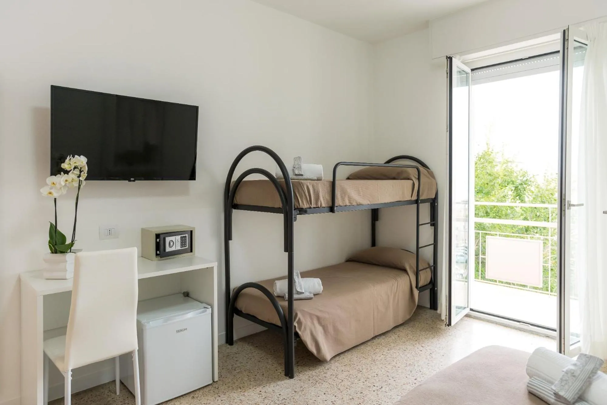 Bedroom, Bed in Hotel Ninfea Cattolica