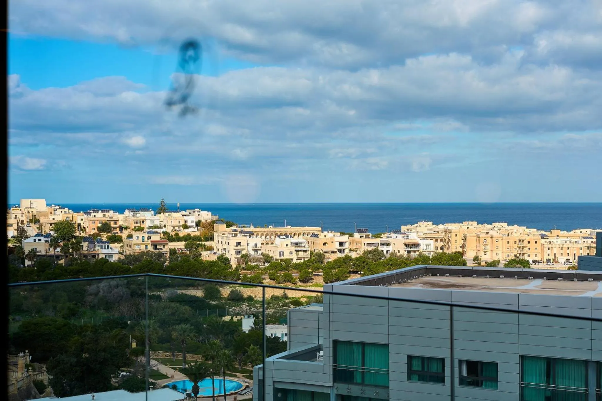 Photo of the whole room in voco Malta by IHG