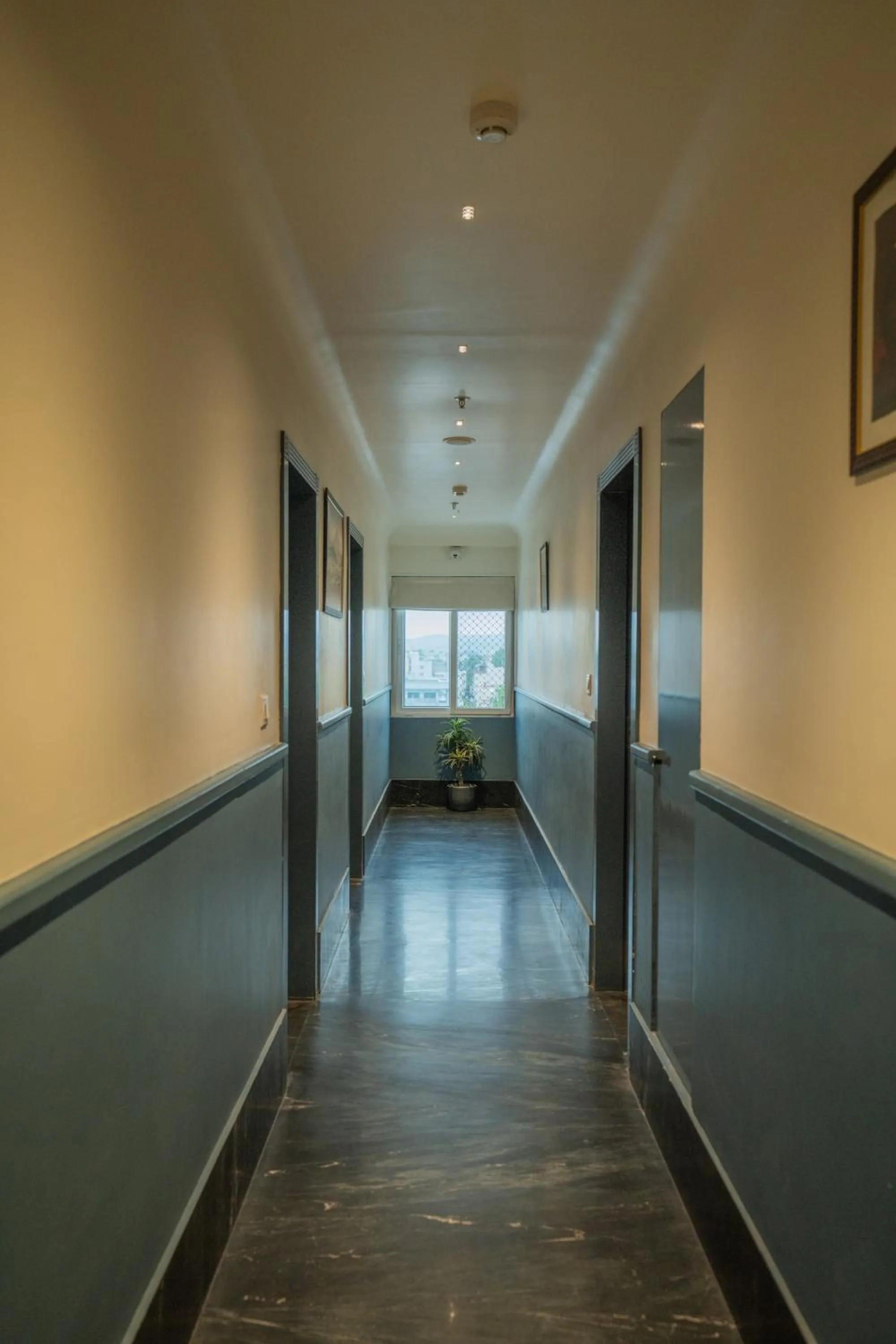 Lobby or reception, Bed in Hotel Lake Metro