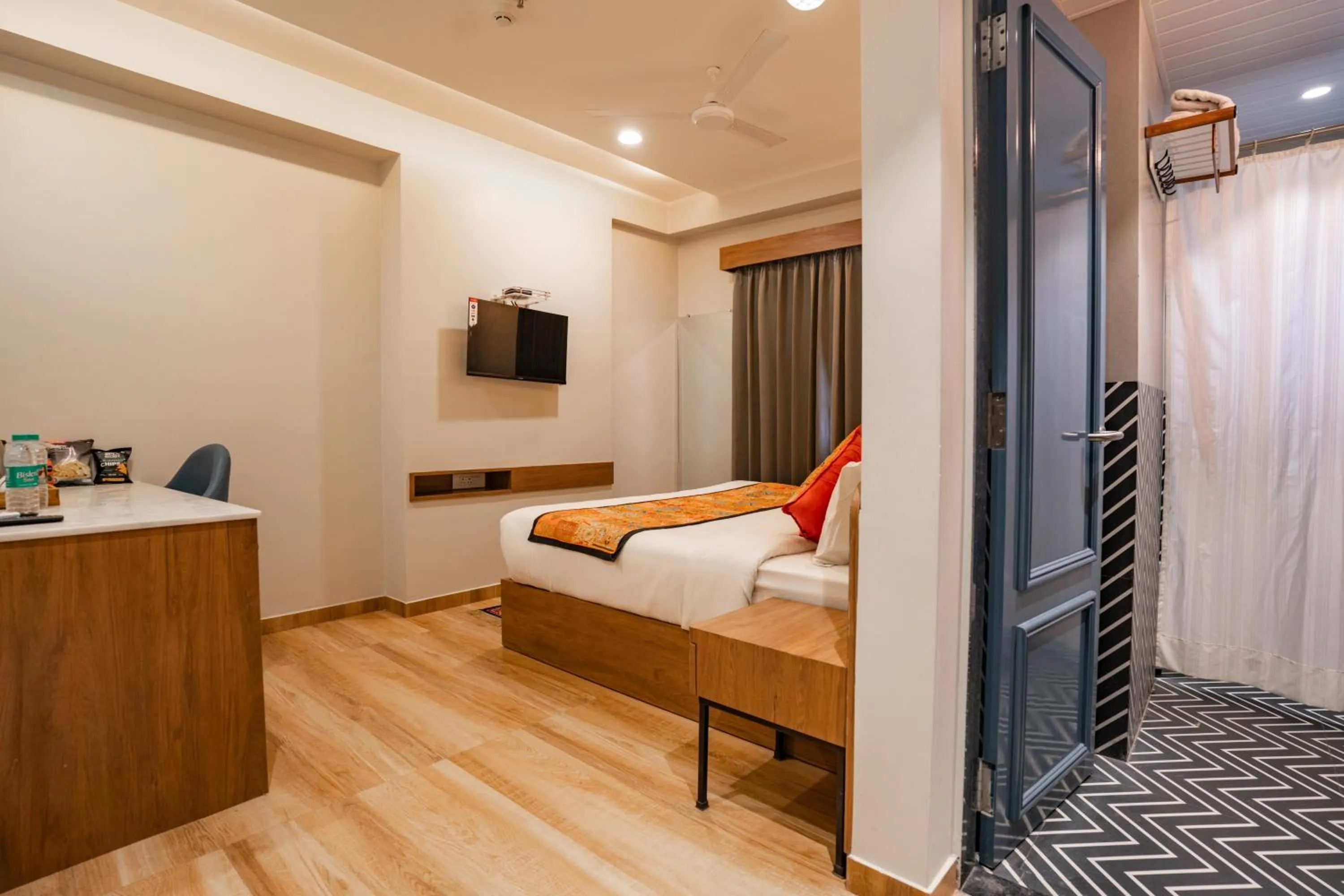 Photo of the whole room, Bed in Hotel Lake Metro