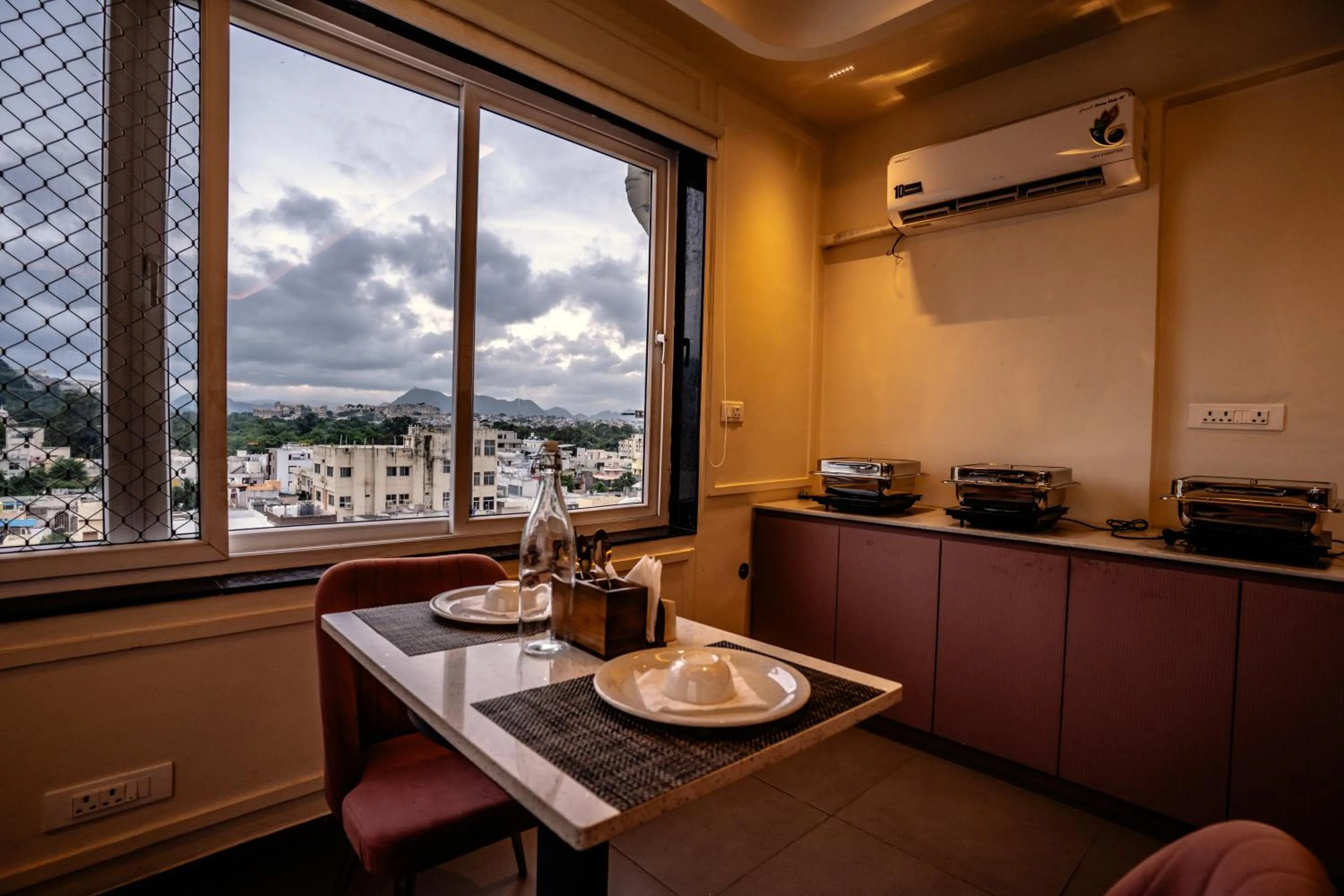 Buffet breakfast in Hotel Lake Metro