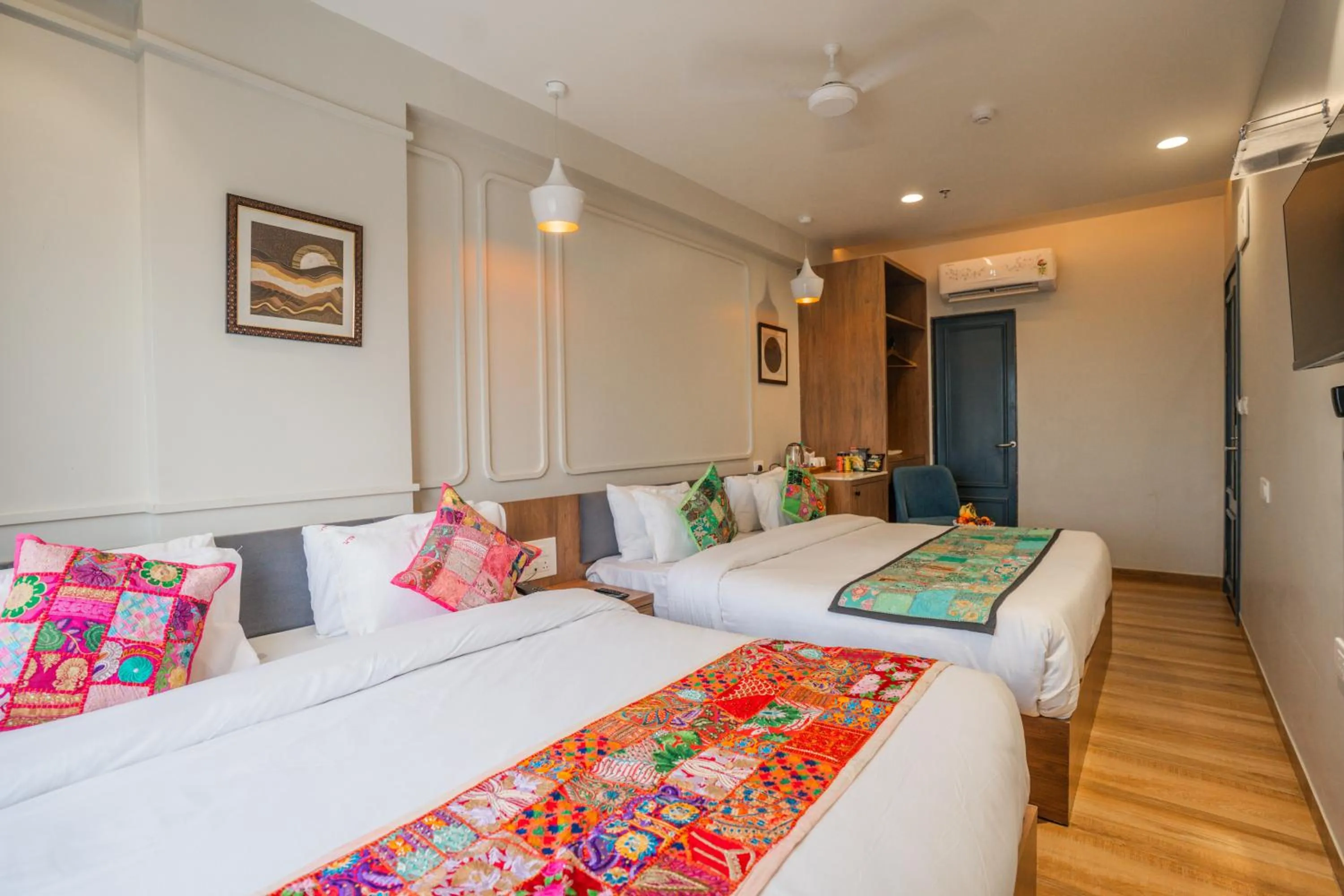 Photo of the whole room, Bed in Hotel Lake Metro