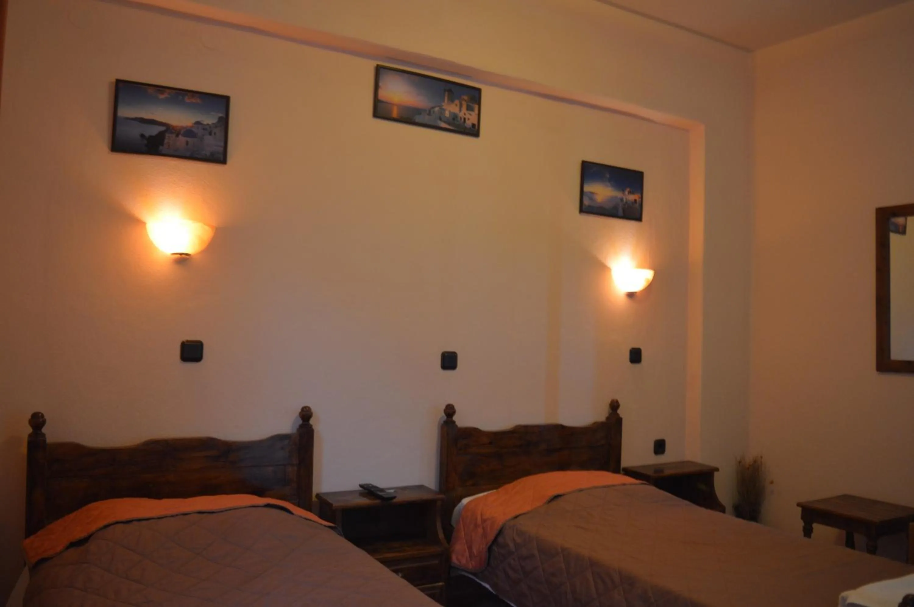 Economy Double or Twin Room in Romantzo