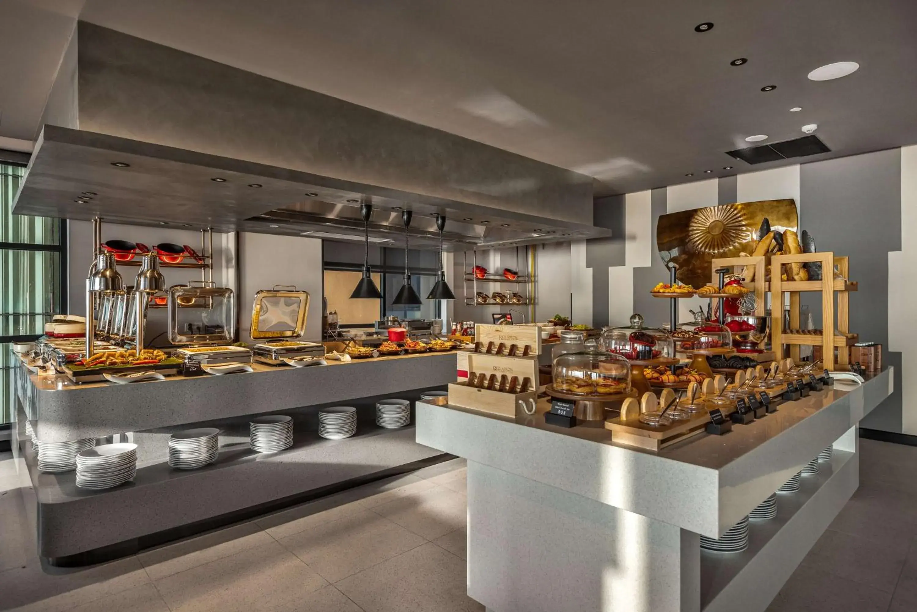 Restaurant/places to eat in Radisson RED Danang Restaurant/places to eat in Radisson RED Danang