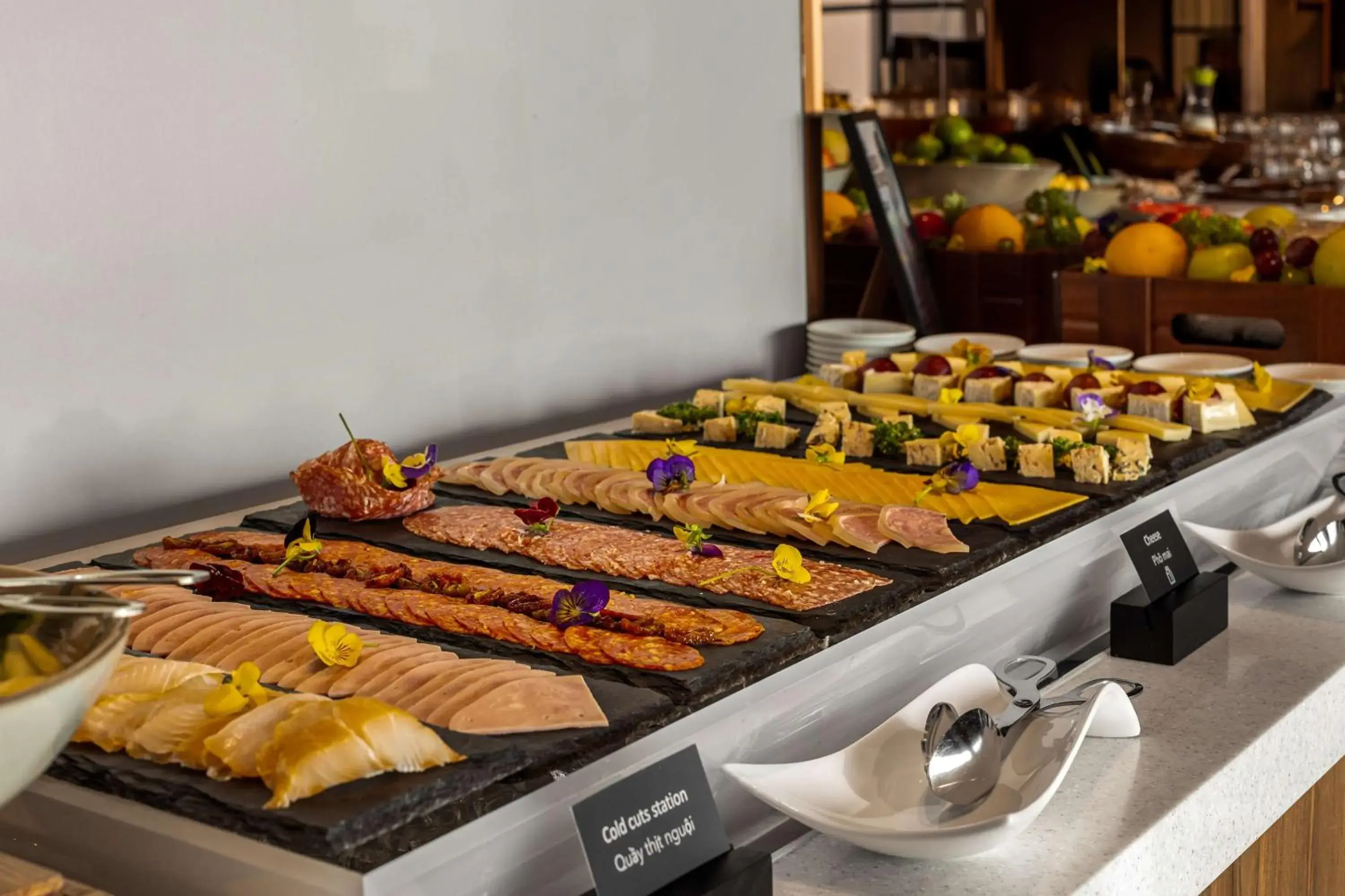 Restaurant/places to eat in Radisson RED Danang Restaurant/places to eat in Radisson RED Danang