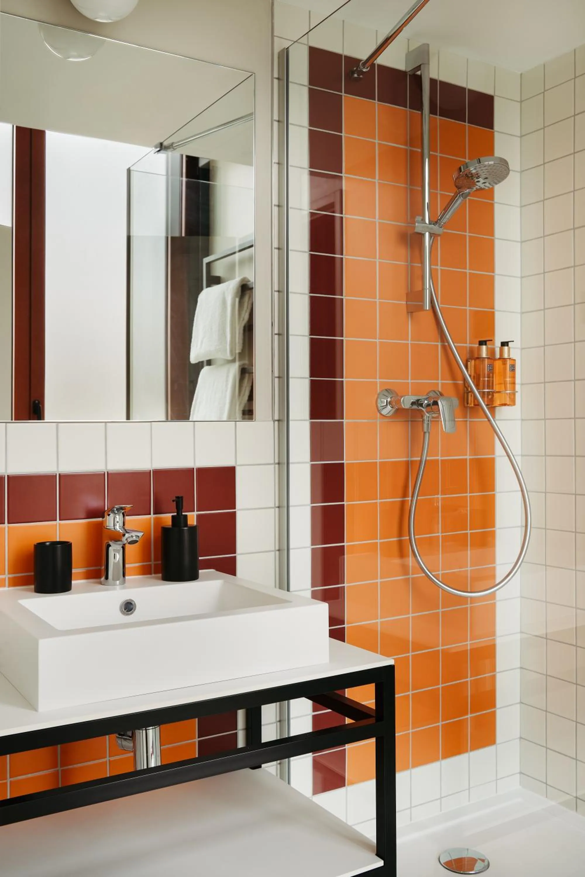 Bathroom in Edgar Suites Montrouge