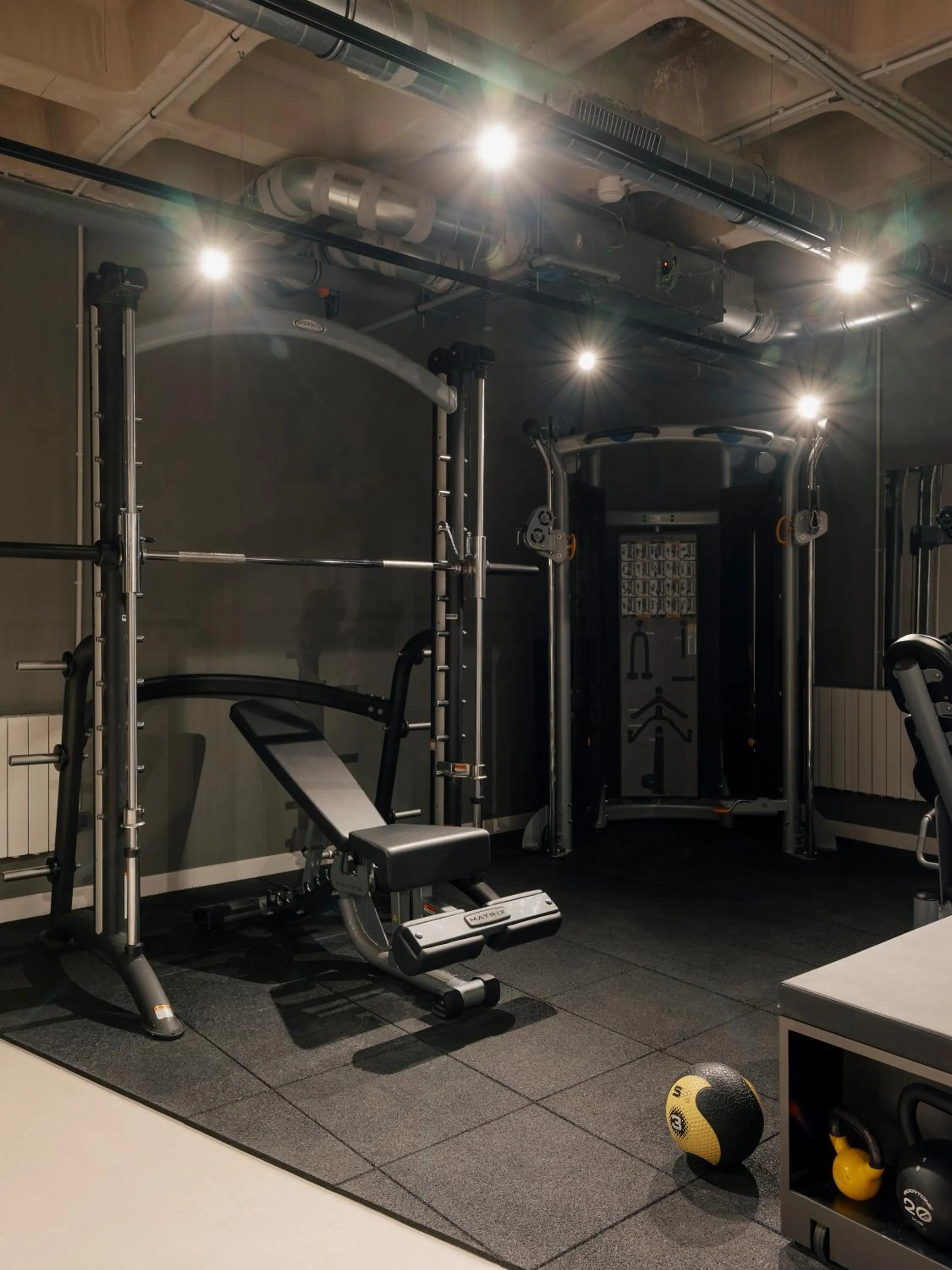 Fitness centre/facilities in Edgar Suites Montrouge