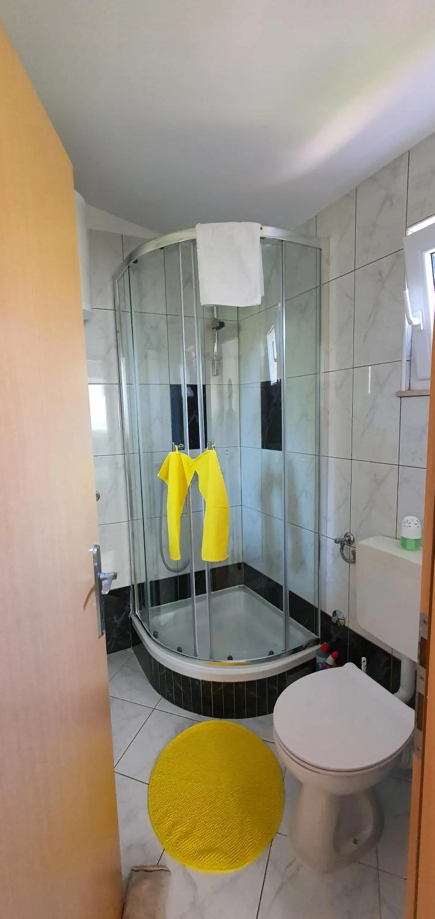 Shower in Apartments Anka